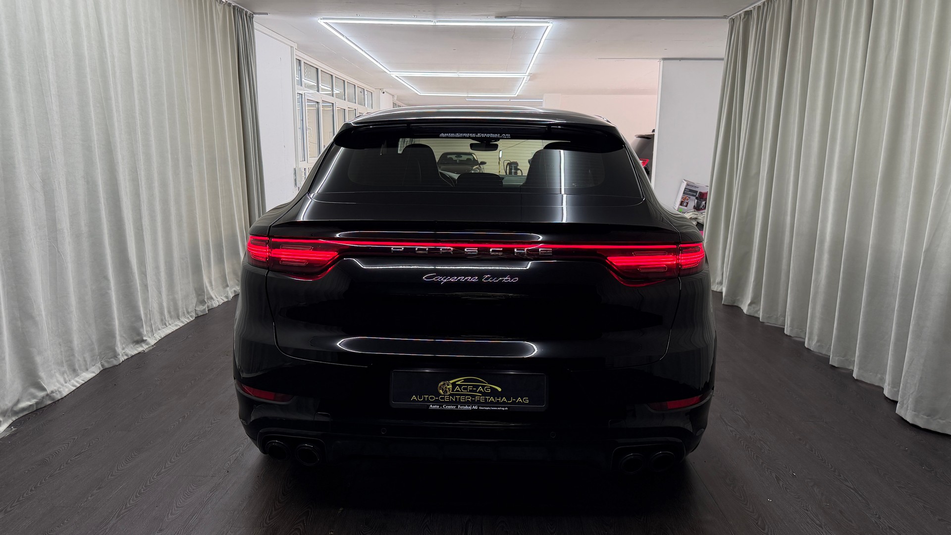 PORSCHE Cayenne Turbo Coupé-image-4
