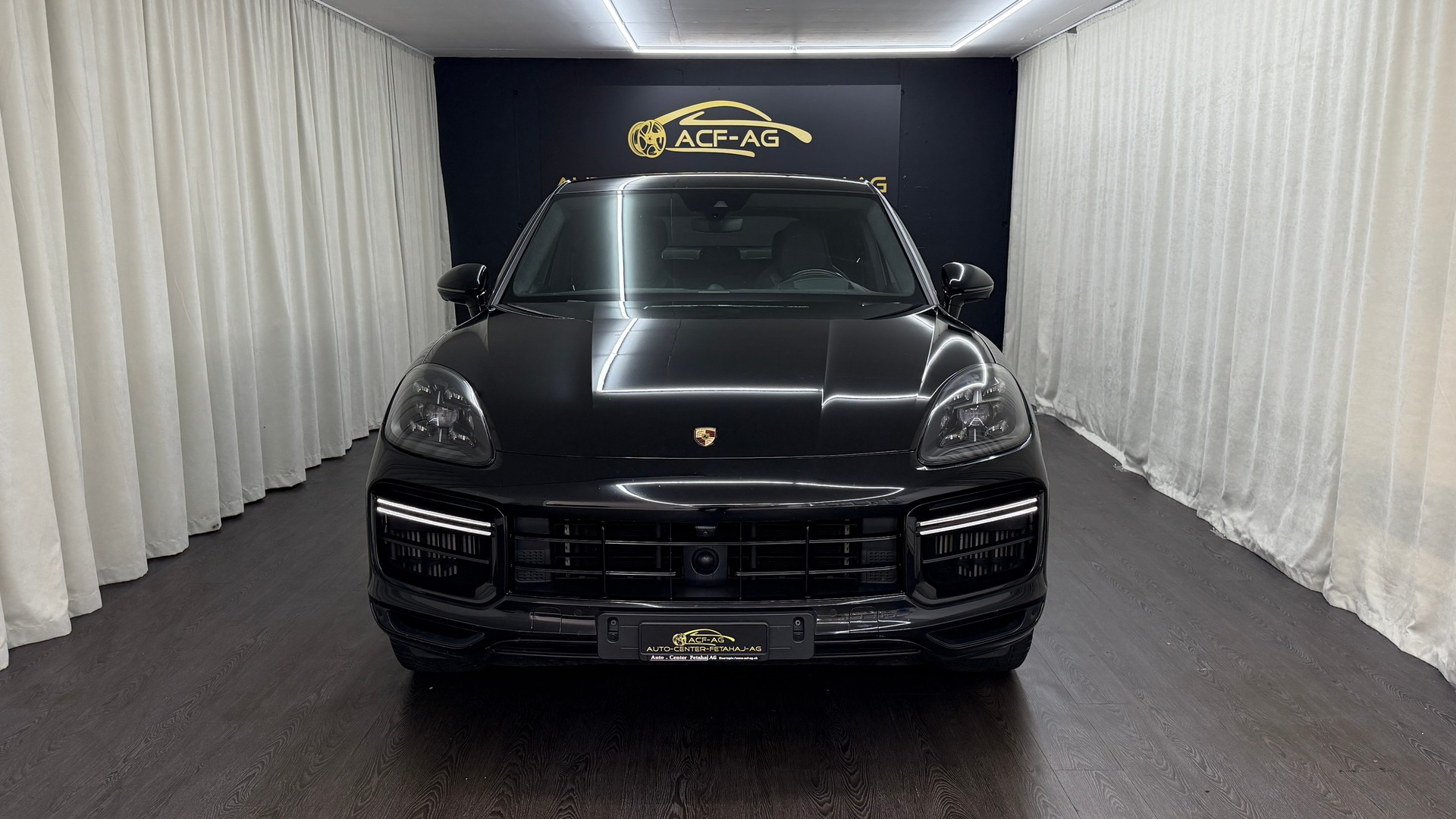 PORSCHE Cayenne Turbo Coupé-image-1