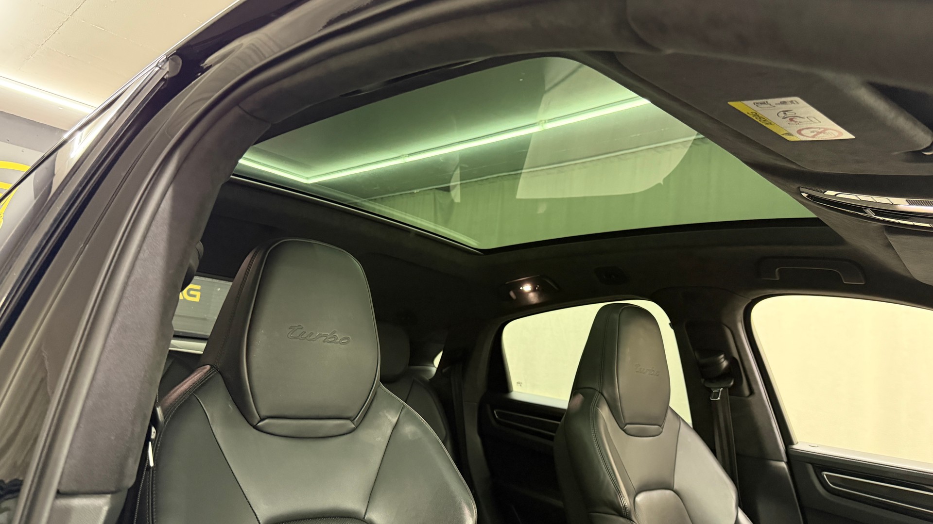 PORSCHE Cayenne Turbo Coupé-image-12