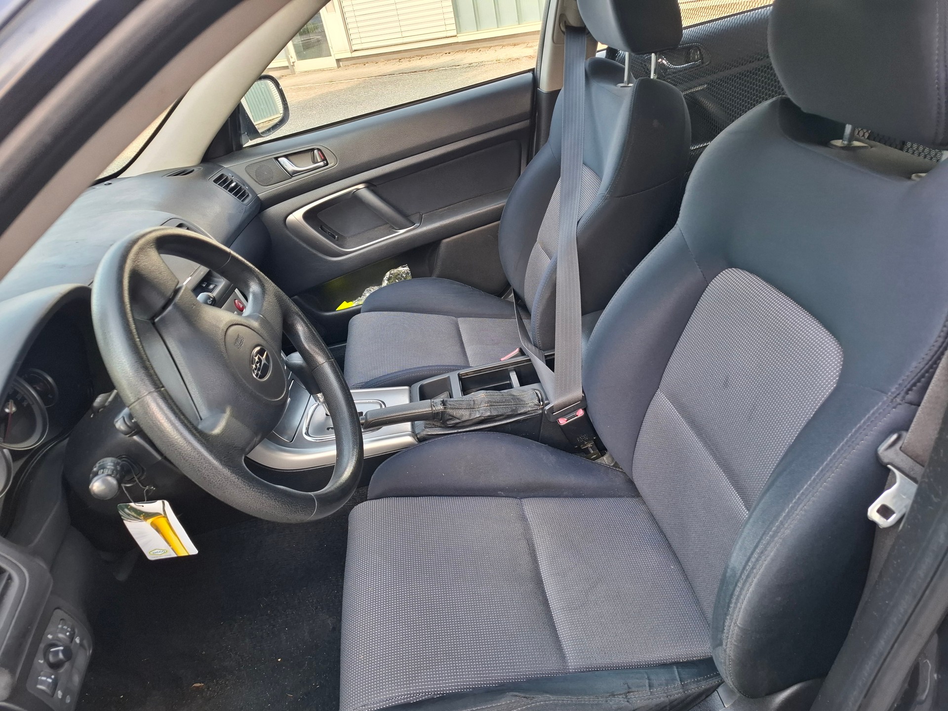 SUBARU Legacy 2.0i AWD-image-5