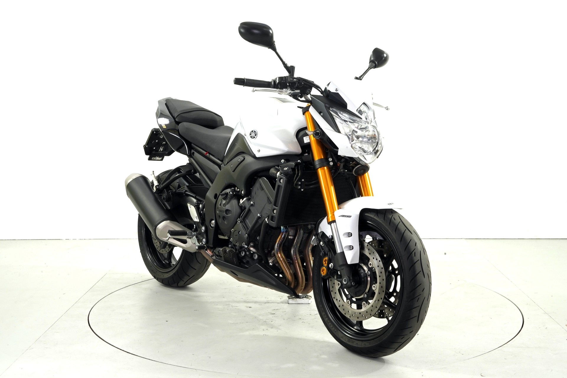 YAMAHA FZ8NA-showroom-element-1