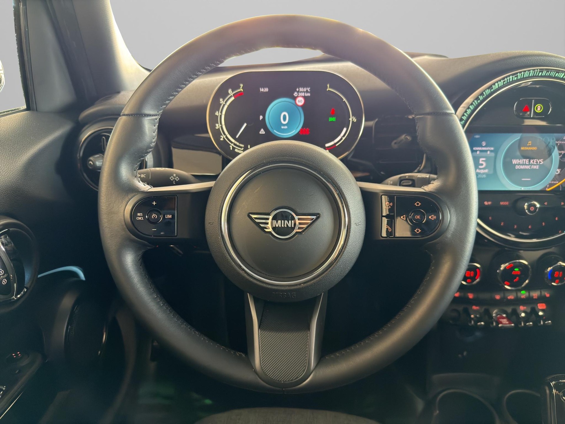 MINI Cooper 5door-image-13