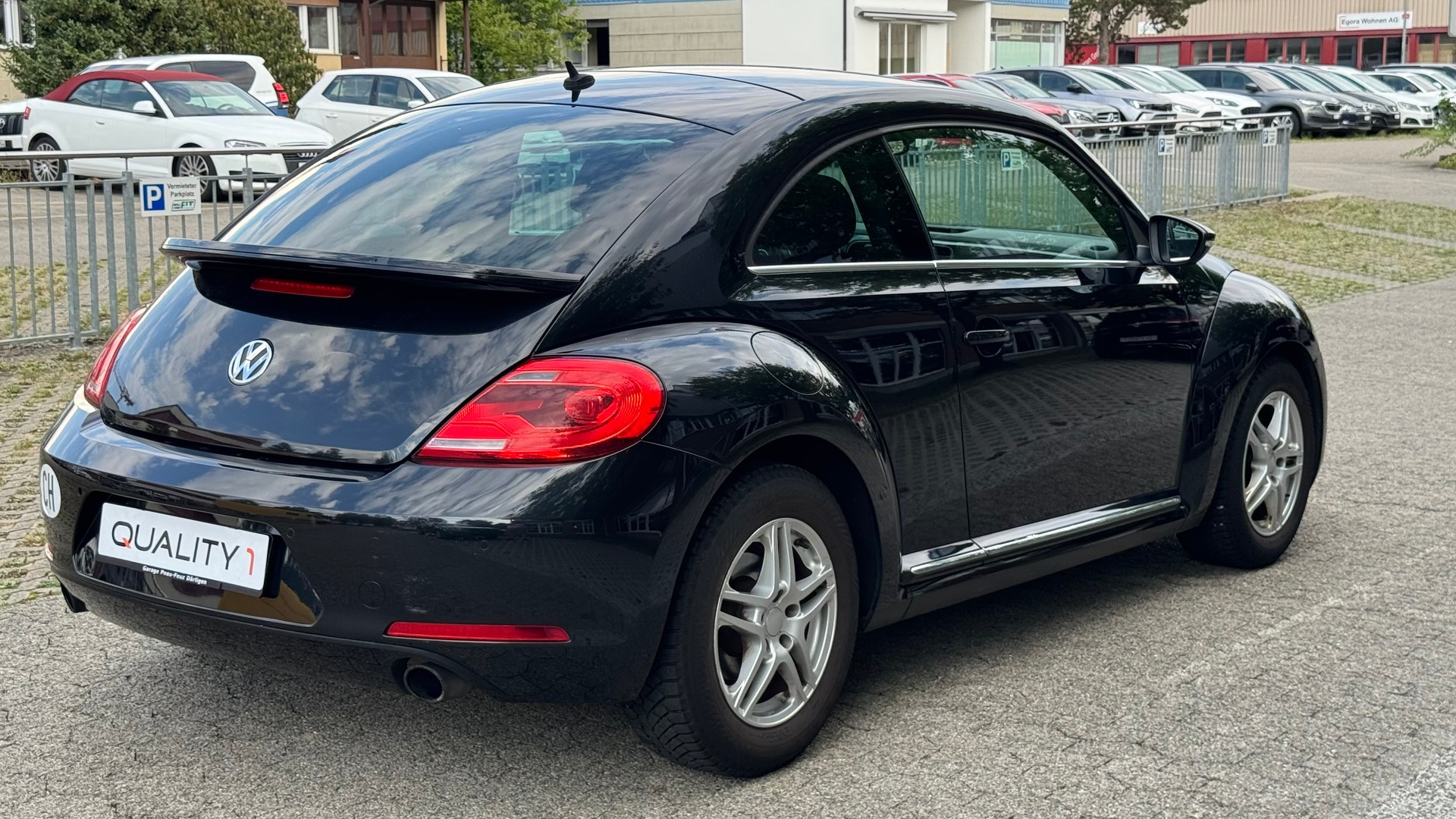VW Beetle 2.0 TSI Sport DSG-image-3