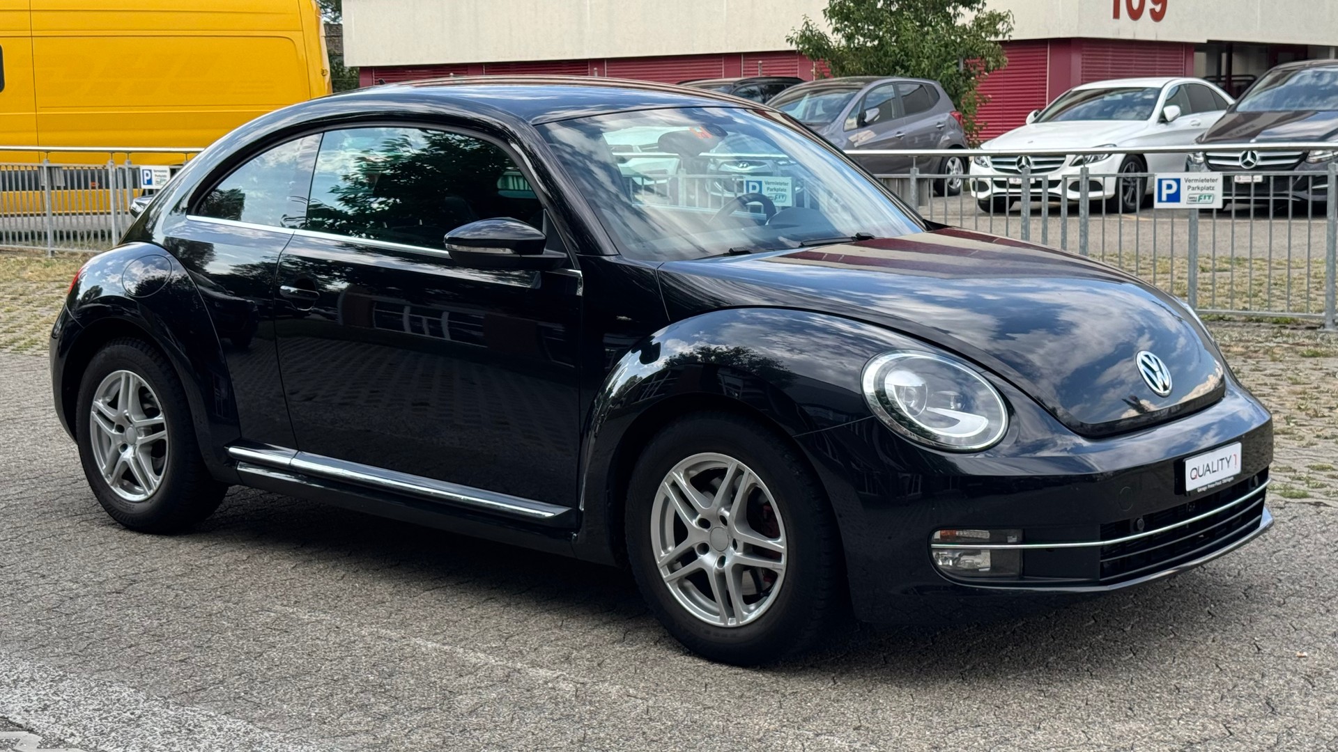 VW Beetle 2.0 TSI Sport DSG-image-2