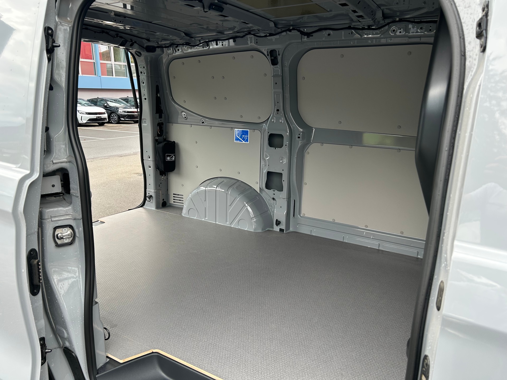 VW Transporter 2.0 TDI-image-19