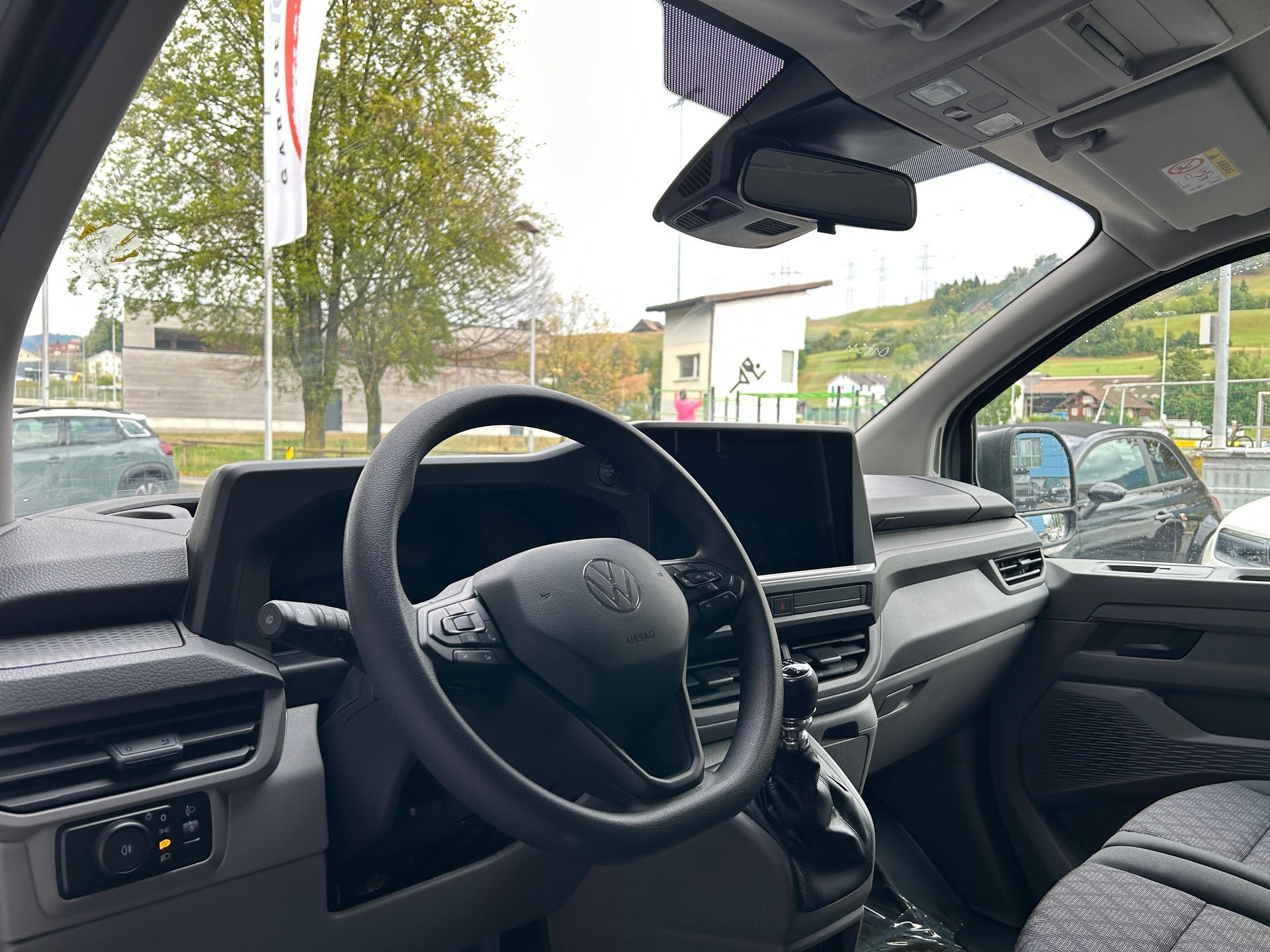 VW Transporter 2.0 TDI-image-14