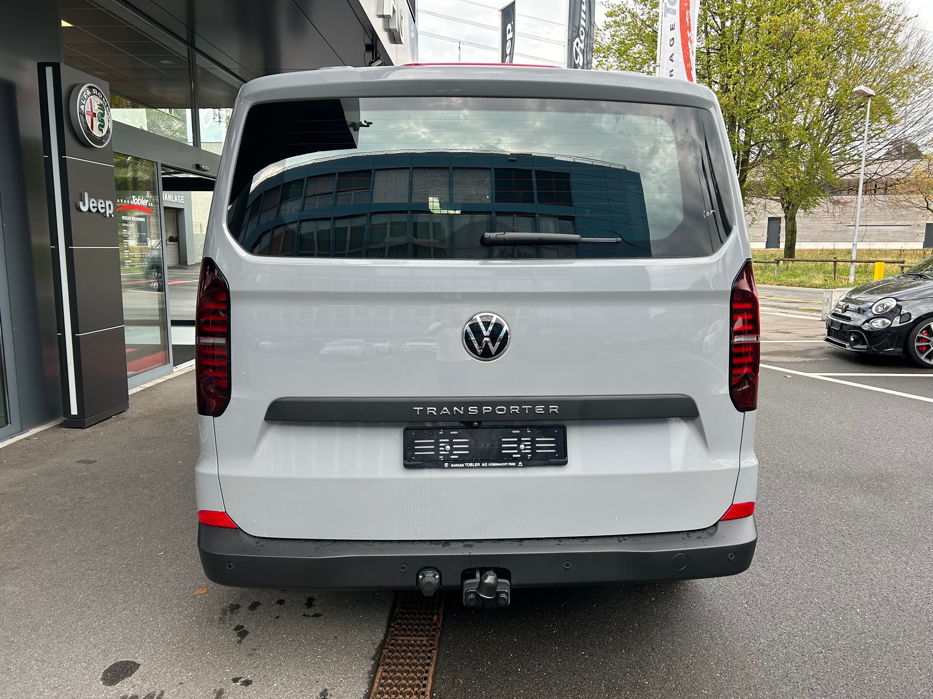 VW Transporter 2.0 TDI-image-5