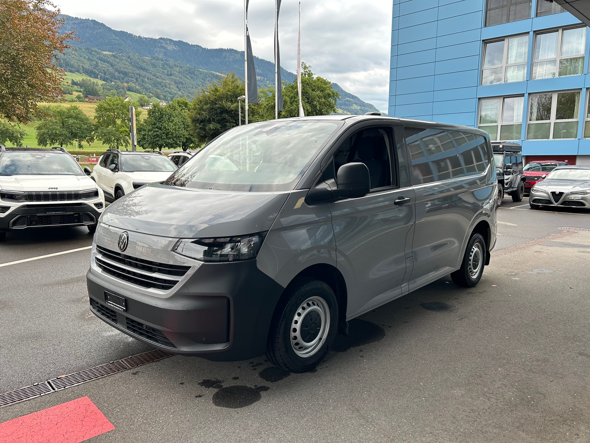 VW Transporter 2.0 TDI-image-8