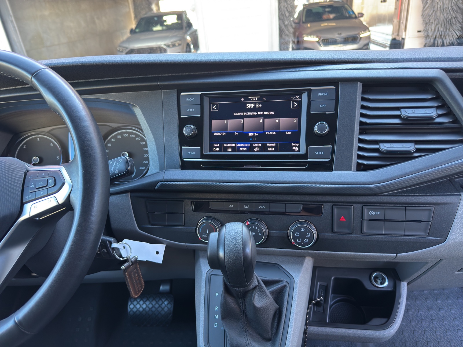 VW T6.1 2.0 TDI DSG-image-10