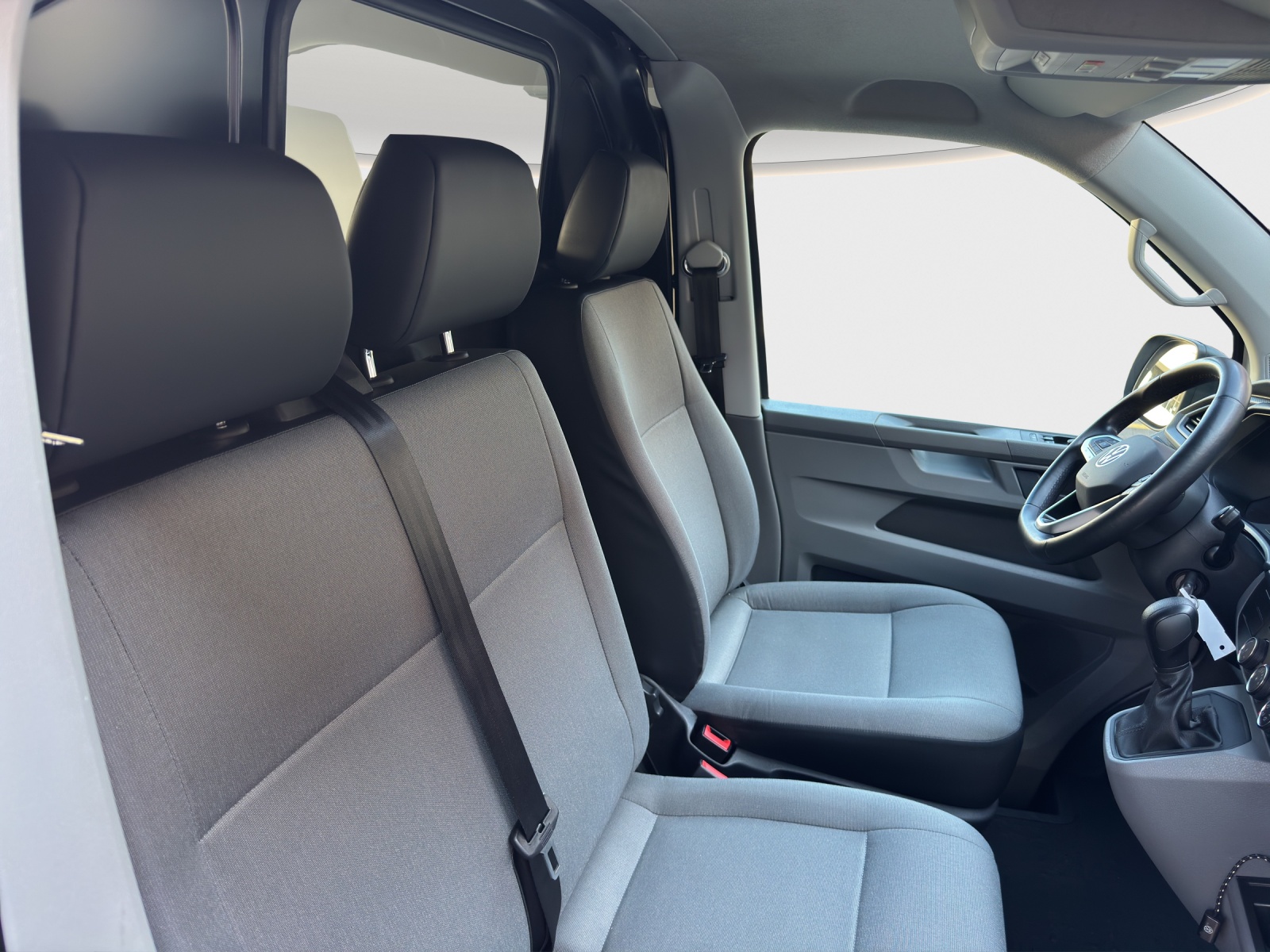 VW T6.1 2.0 TDI DSG-image-8