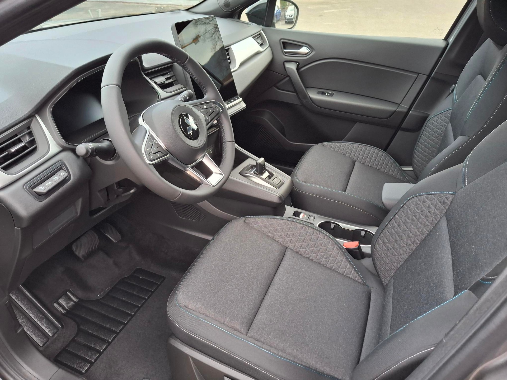 MITSUBISHI Grandis 1.8 HEV Invite+-image-7