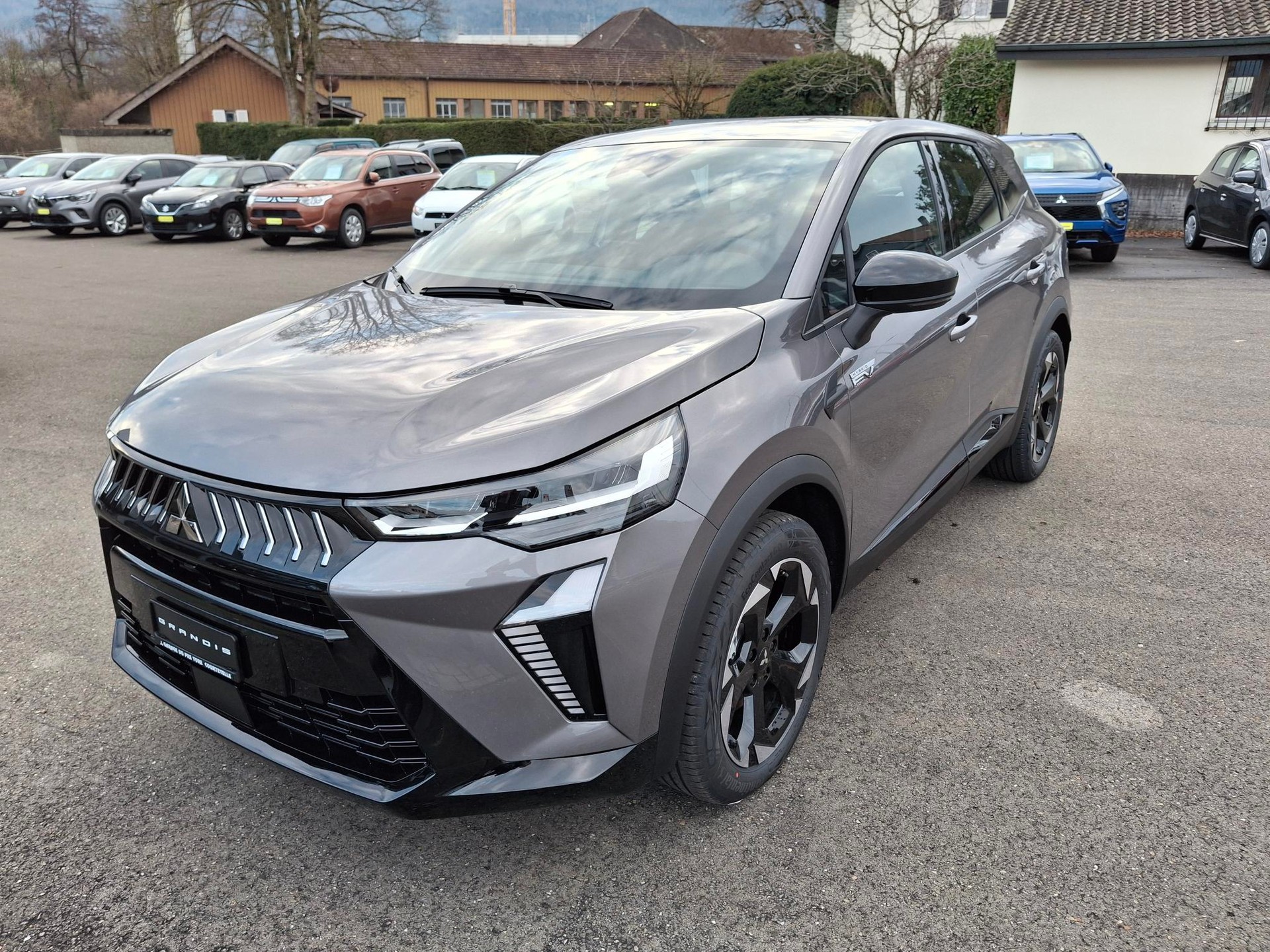 MITSUBISHI Grandis 1.8 HEV Invite+-image-0
