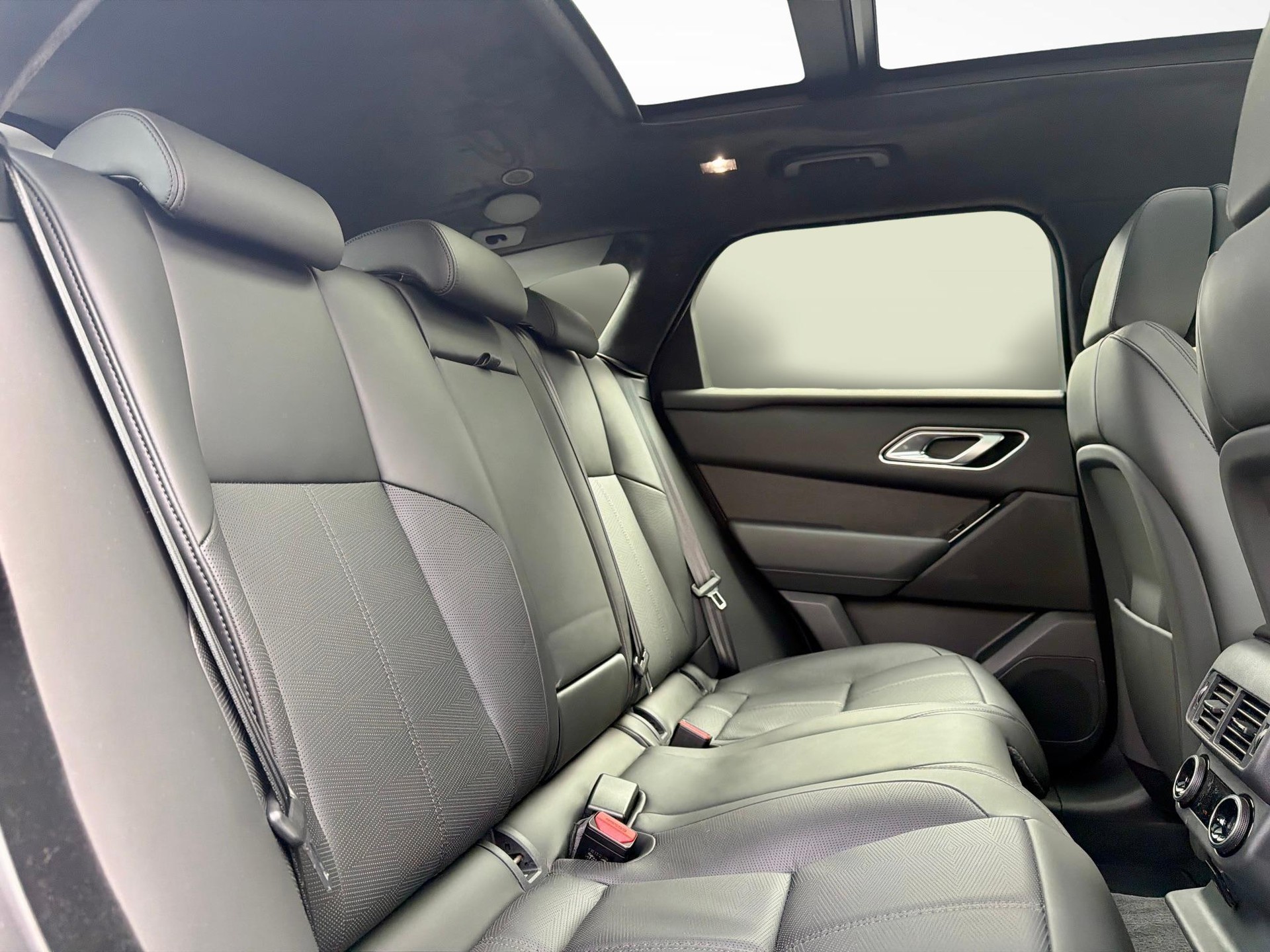 LAND ROVER Range Rover Velar 3.0 I6 Autobiography-image-13