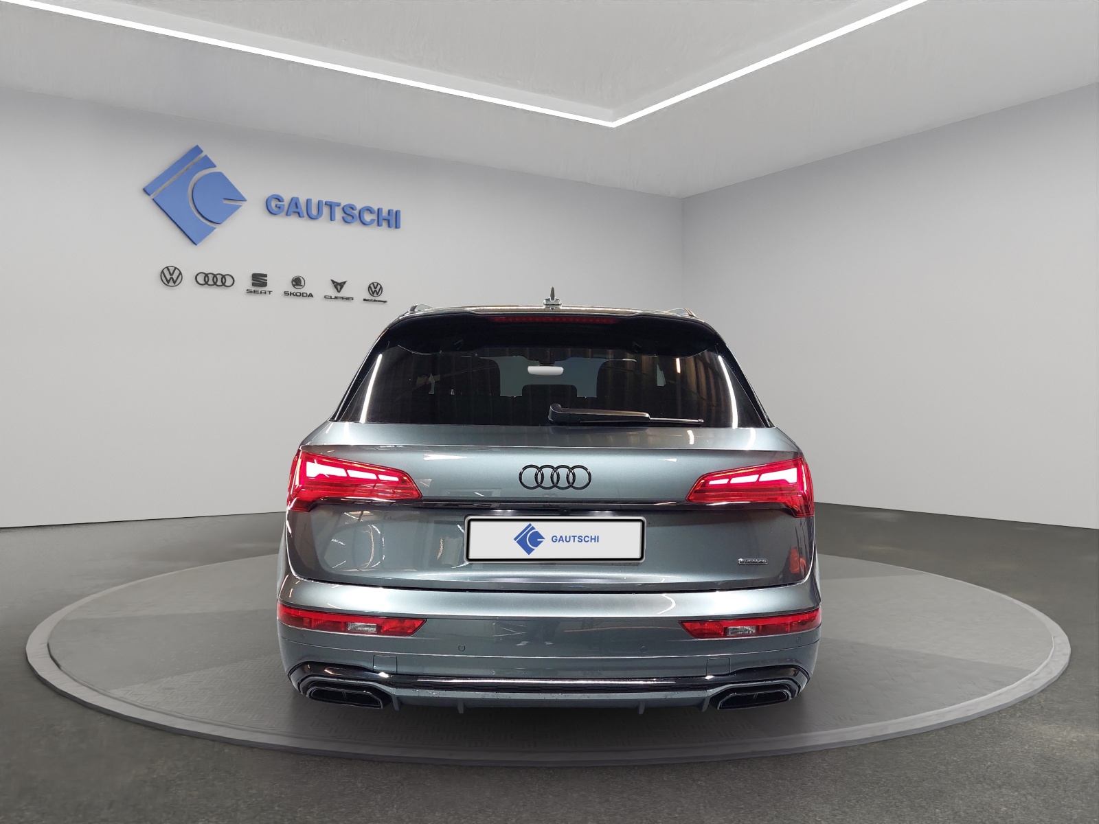 AUDI Q5 50 TFSI e PHEV Black Edition quattro S-tronic-image-3
