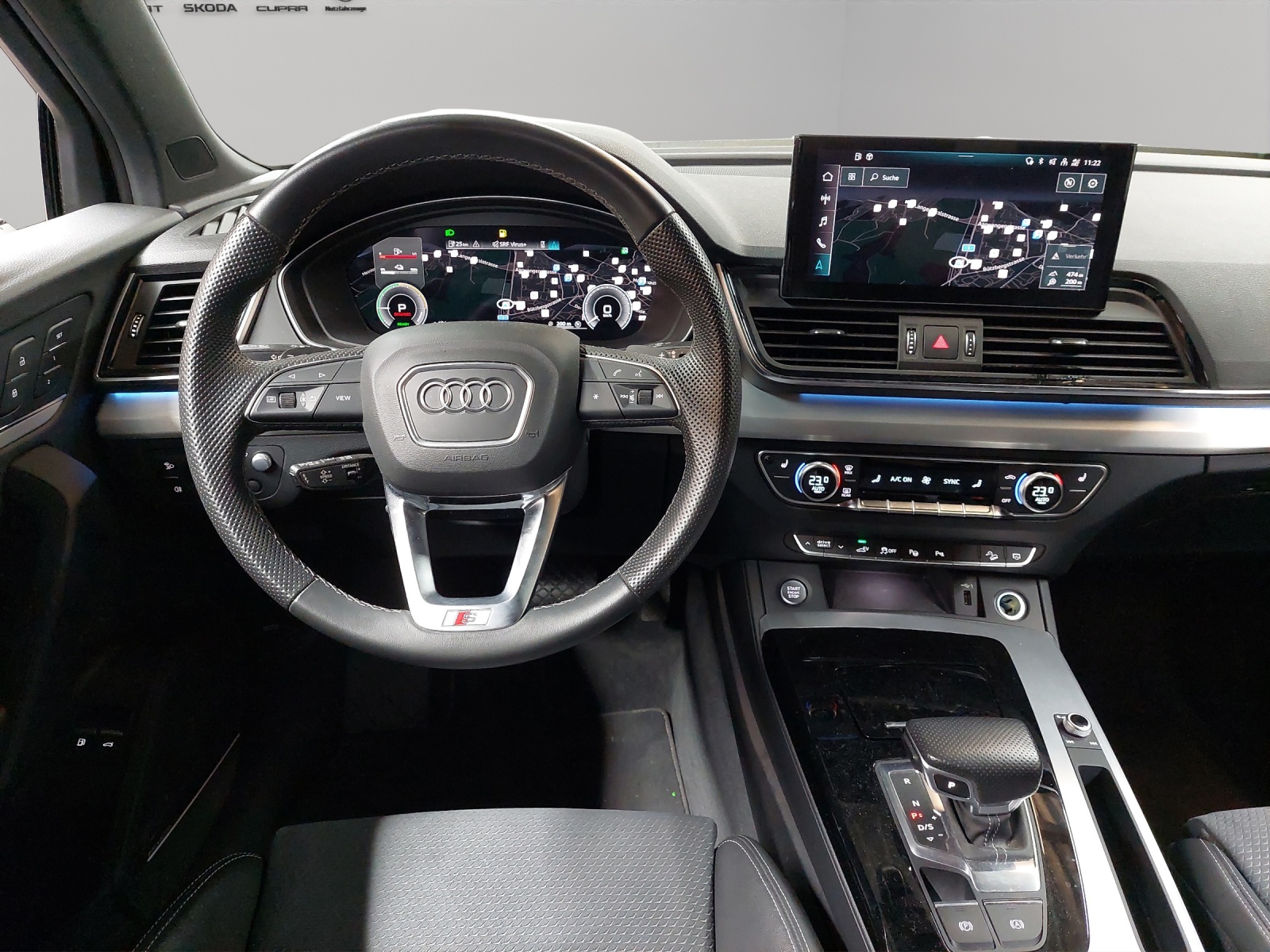 AUDI Q5 50 TFSI e PHEV Black Edition quattro S-tronic-image-6