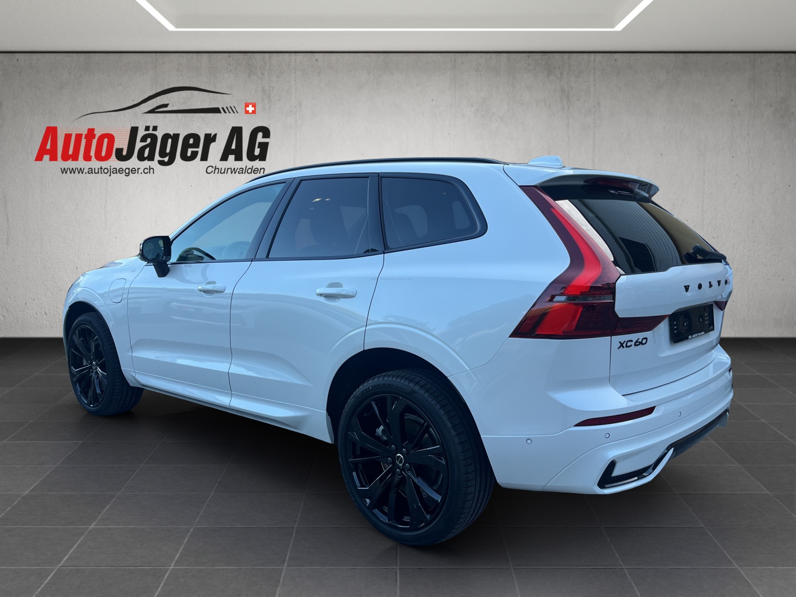 VOLVO XC60 T8 eAWD PluginHybrid Black Edition Geartronic-image-3