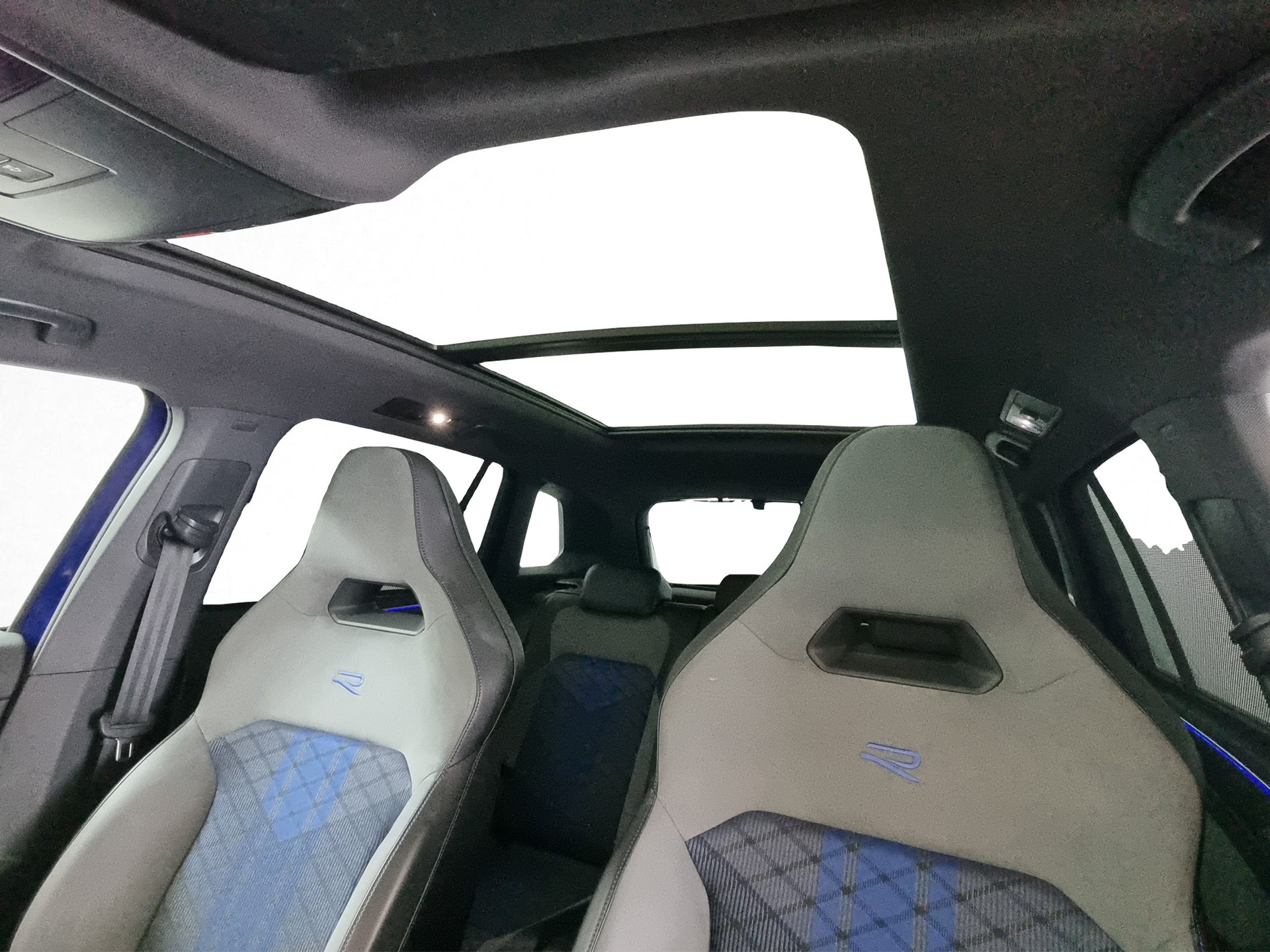VW Tiguan 2.0 TSI R DSG-image-12