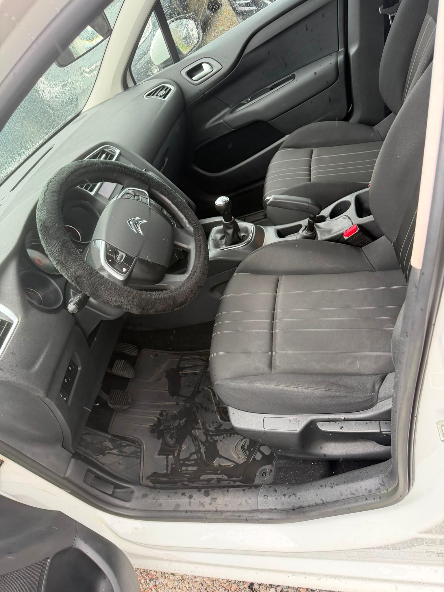 CITROEN C4-image-5