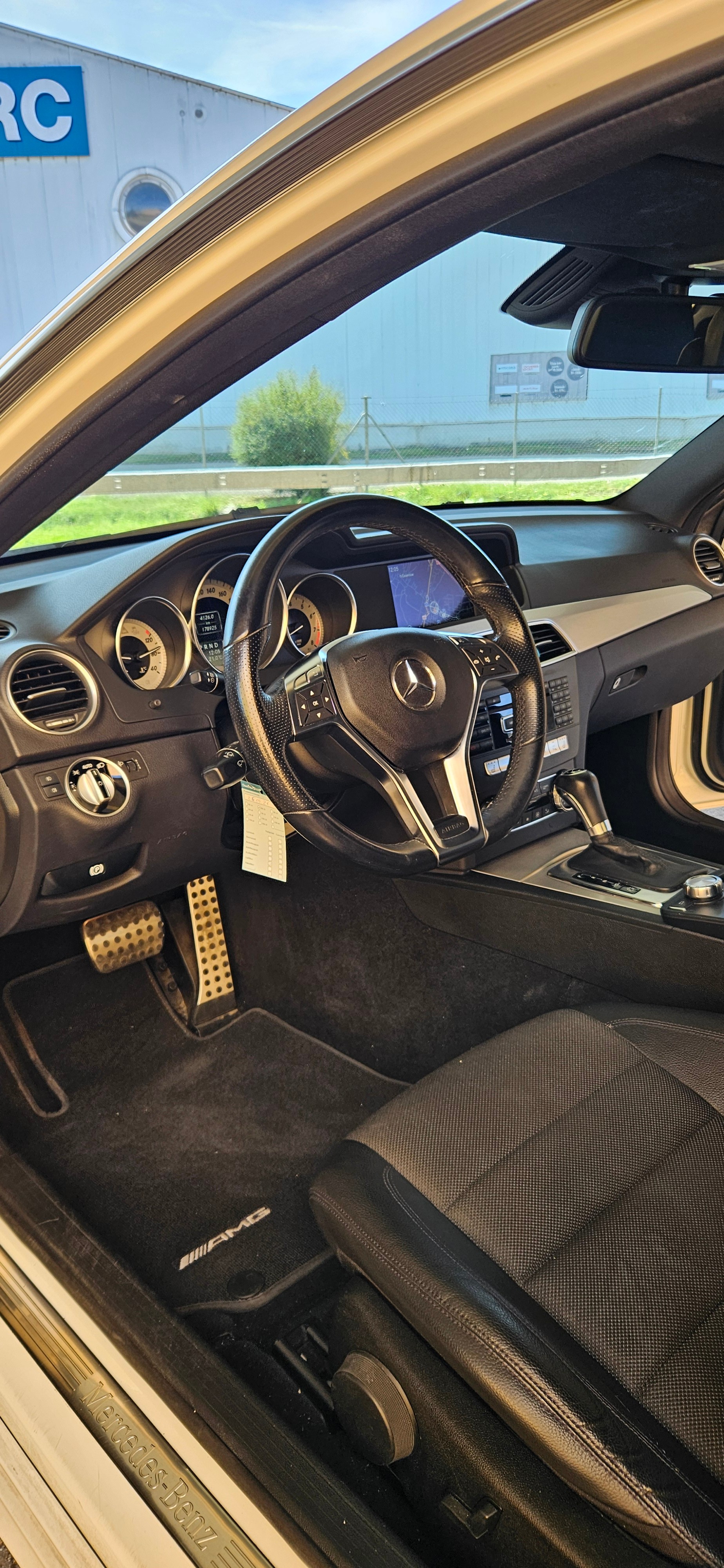 MERCEDES-BENZ C 250 BlueEF Edition-image-3