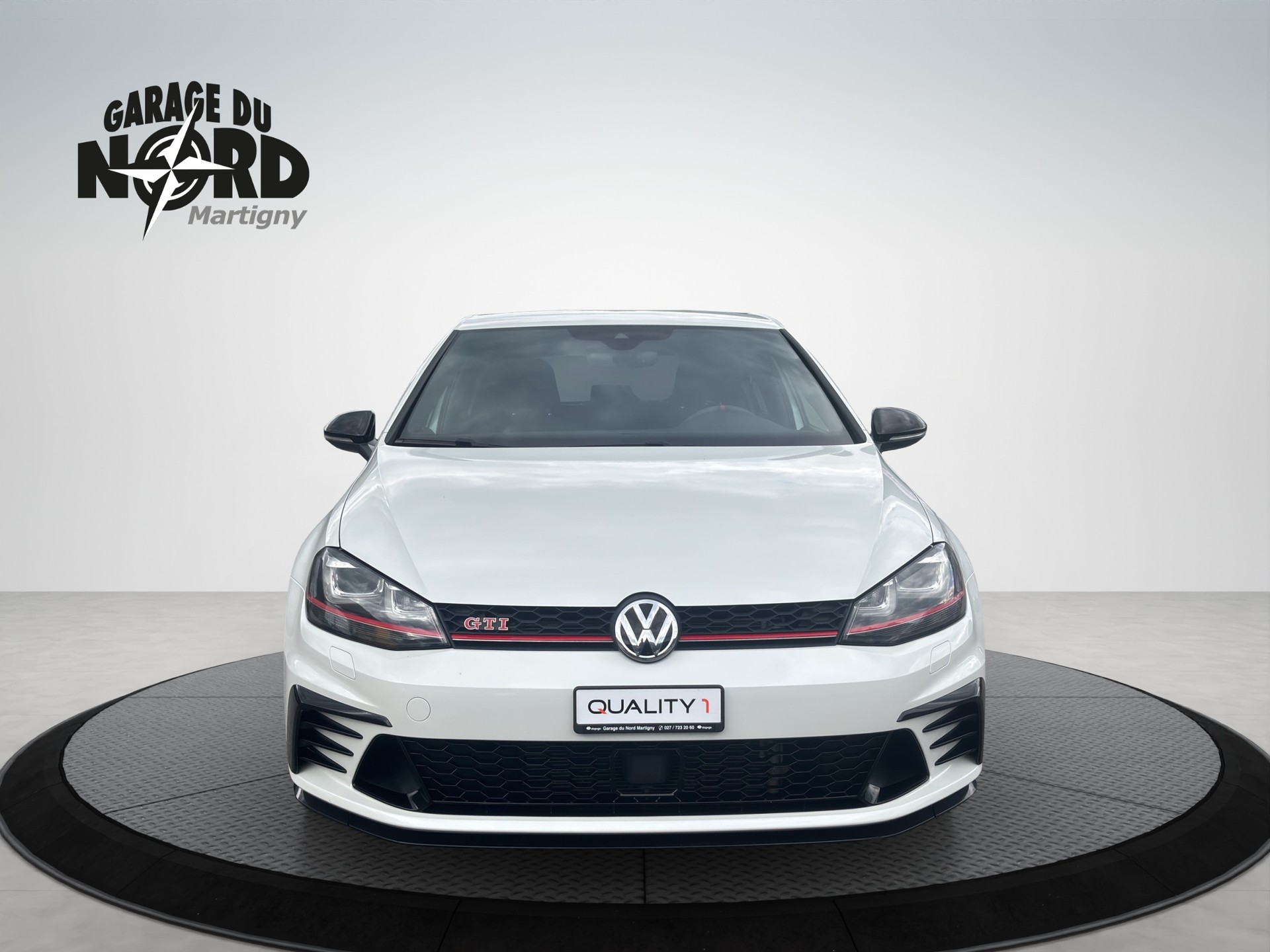 VW Golf 2.0 TSI GTI Clubsport DSG-showroom-element-1