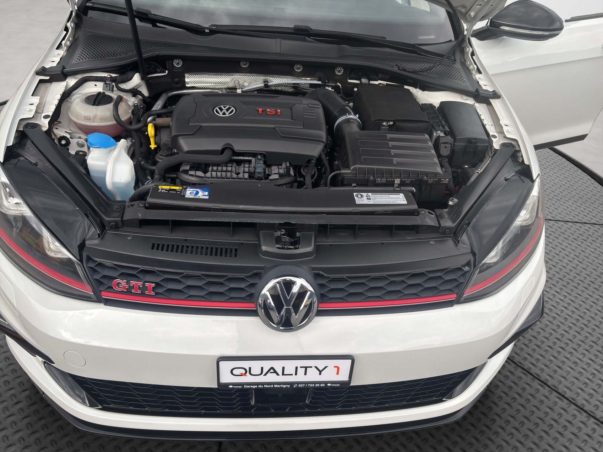 VW Golf 2.0 TSI GTI Clubsport DSG-image-15