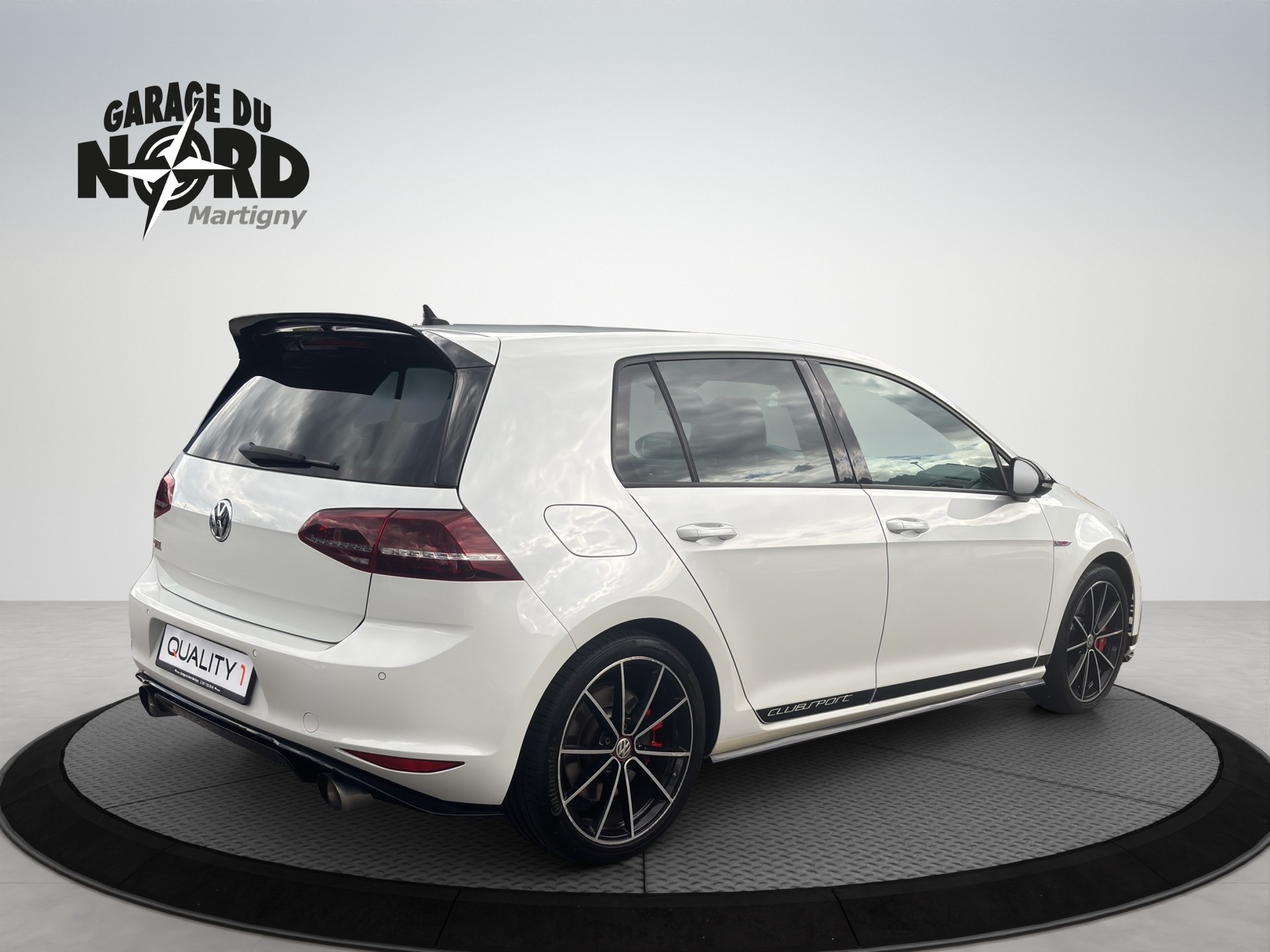 VW Golf 2.0 TSI GTI Clubsport DSG-image-5