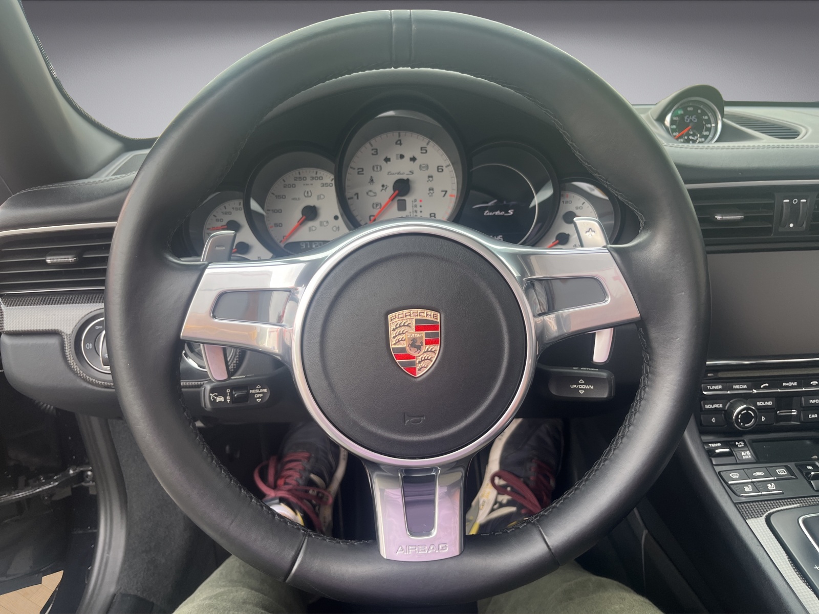 PORSCHE 911 (991.1) Cabriolet 3.8 Turbo S PDK-image-10