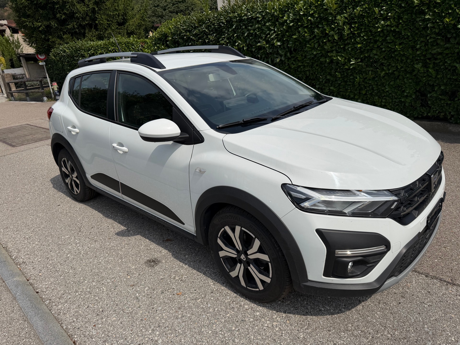 DACIA Sandero Stepway TCe 90 Comfort CVT-image-1