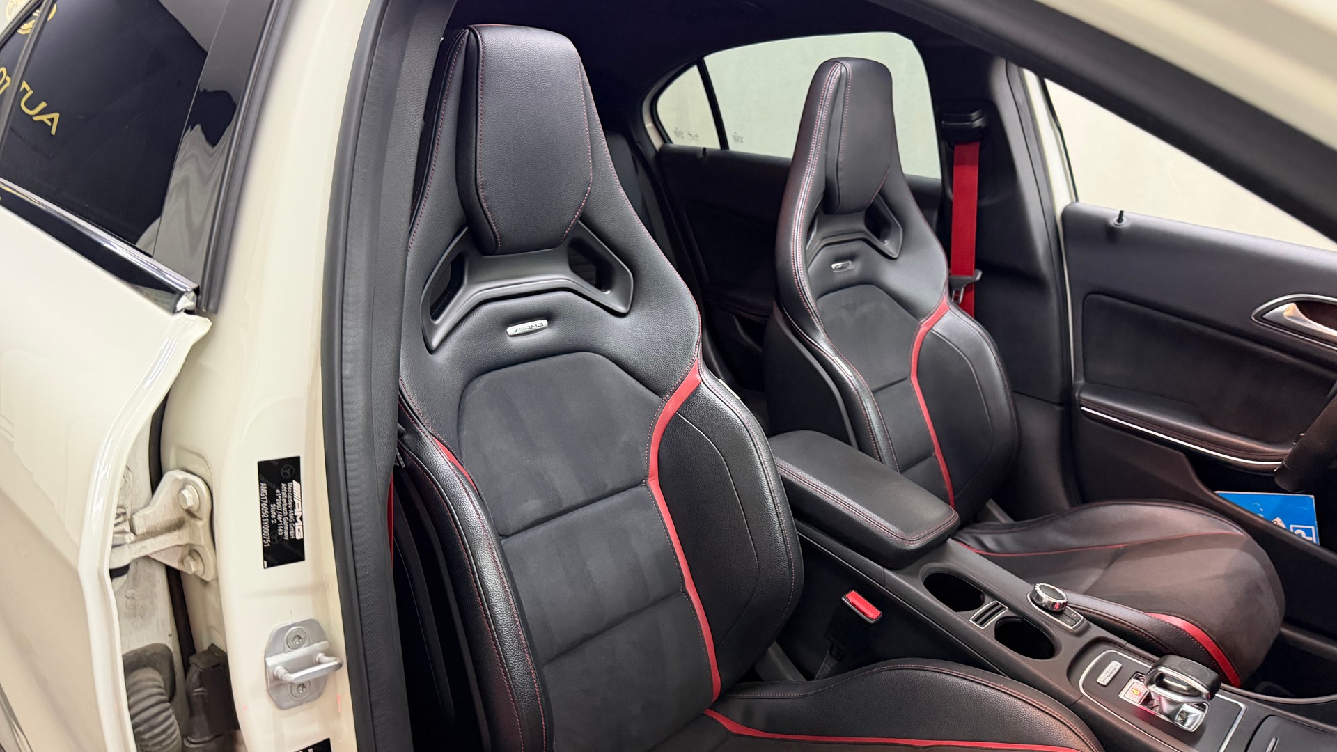 MERCEDES-BENZ A 45 AMG 4Matic Speedshift 7G-DCT-image-13