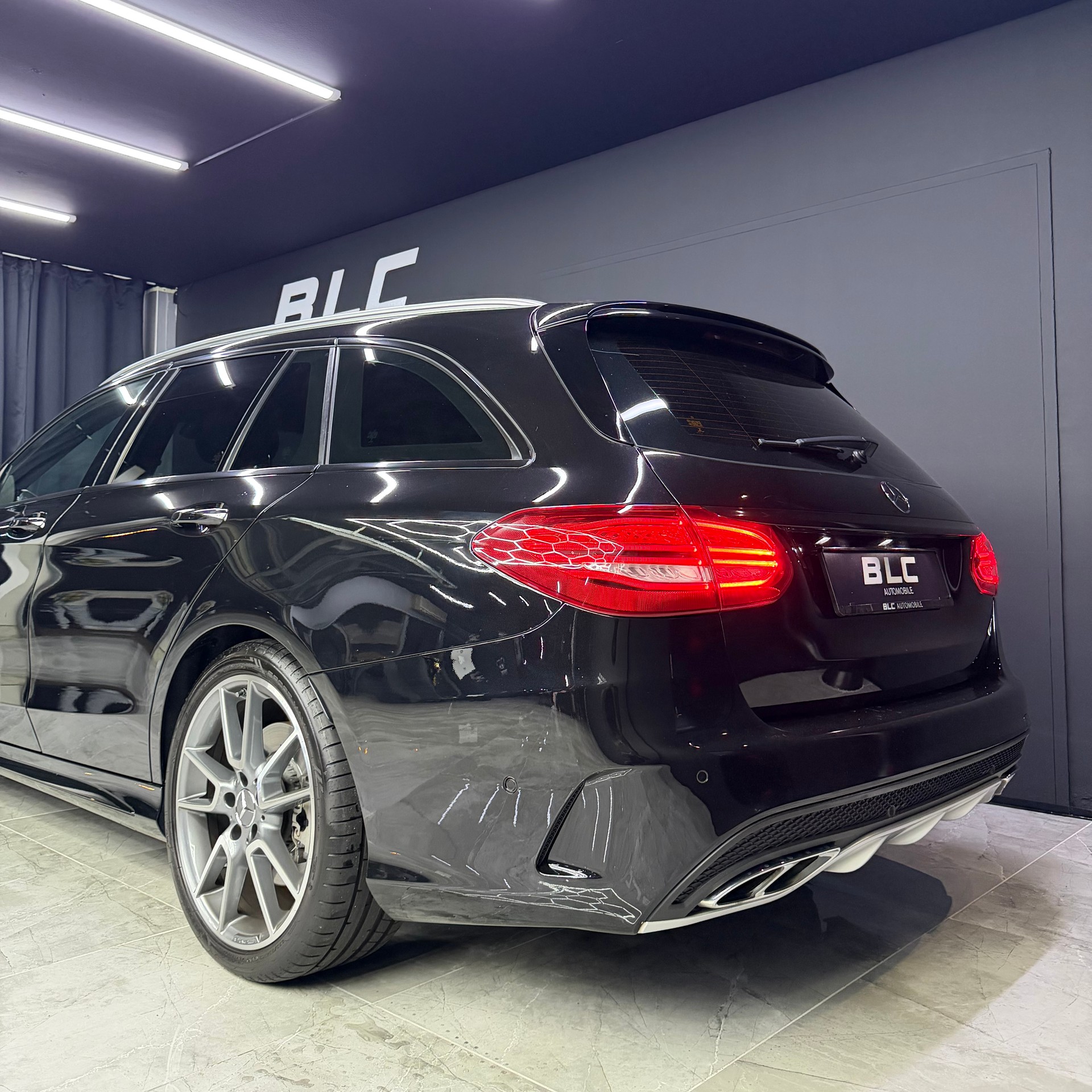 MERCEDES-BENZ C 43 AMG 4Matic 9G-Tronic-image-5