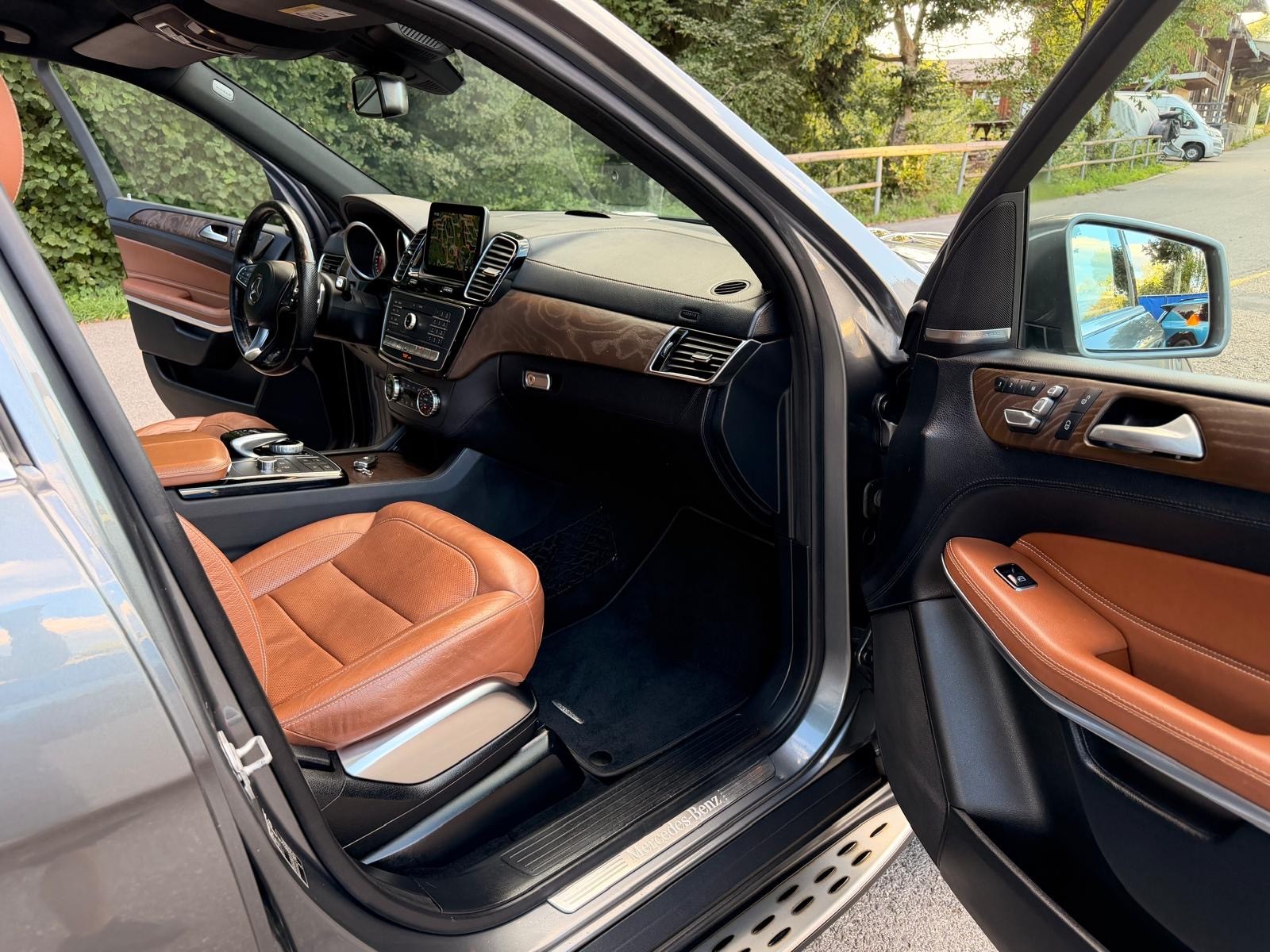 MERCEDES-BENZ GLS 500 4Matic 9G-Tronic-image-14