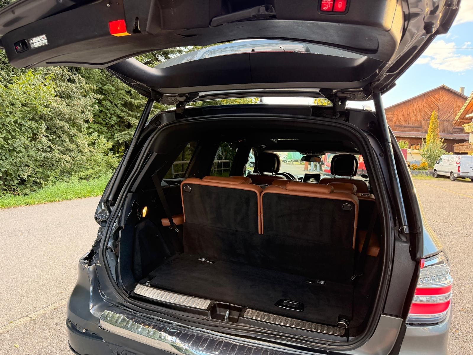 MERCEDES-BENZ GLS 500 4Matic 9G-Tronic-image-13