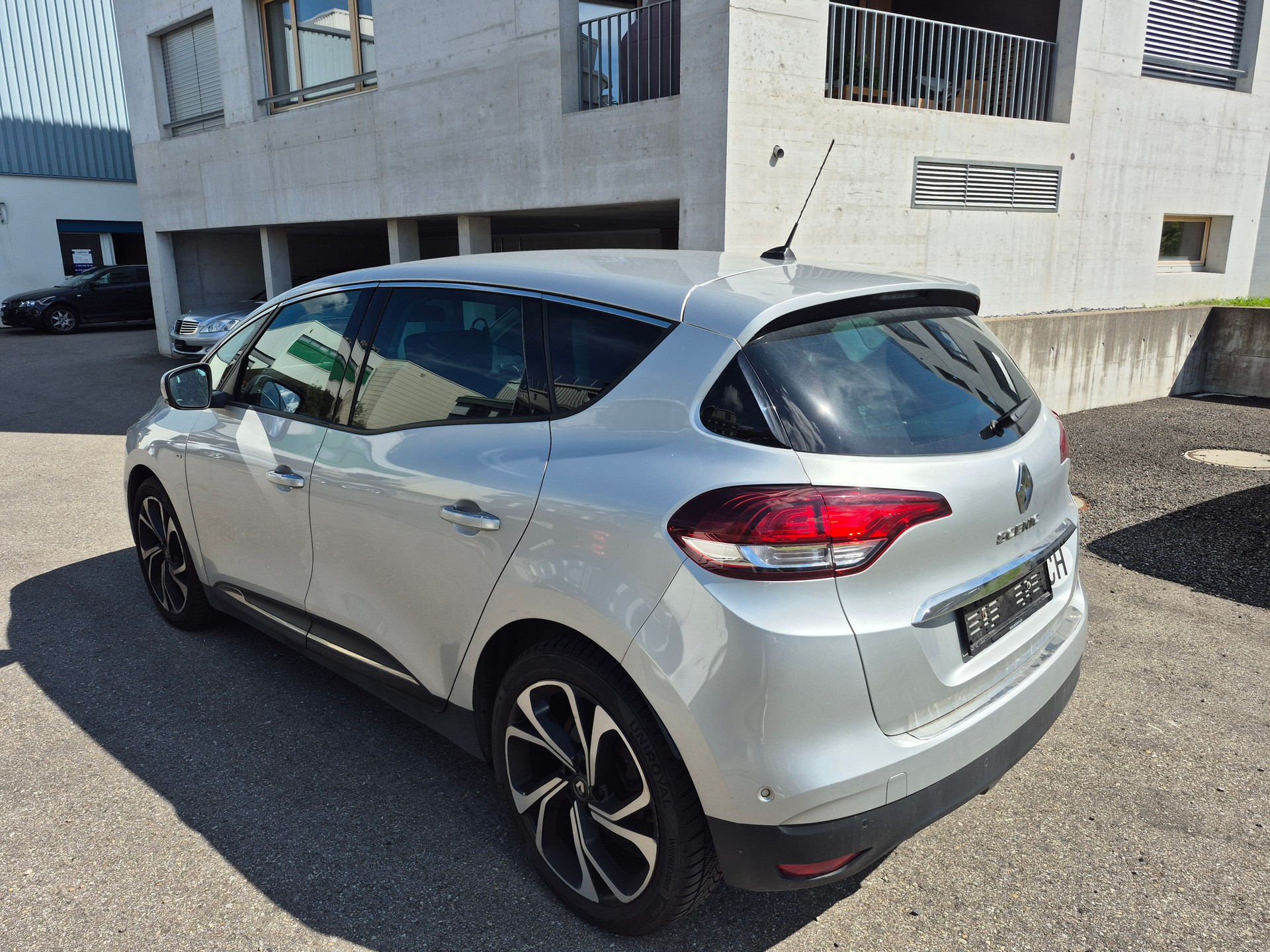 RENAULT Scénic 1.6 dCi Bose EDC-image-4
