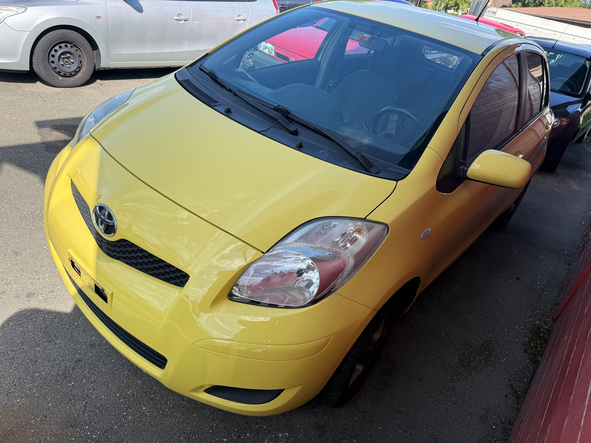 TOYOTA Yaris 1.33 Linea Sol-image-2