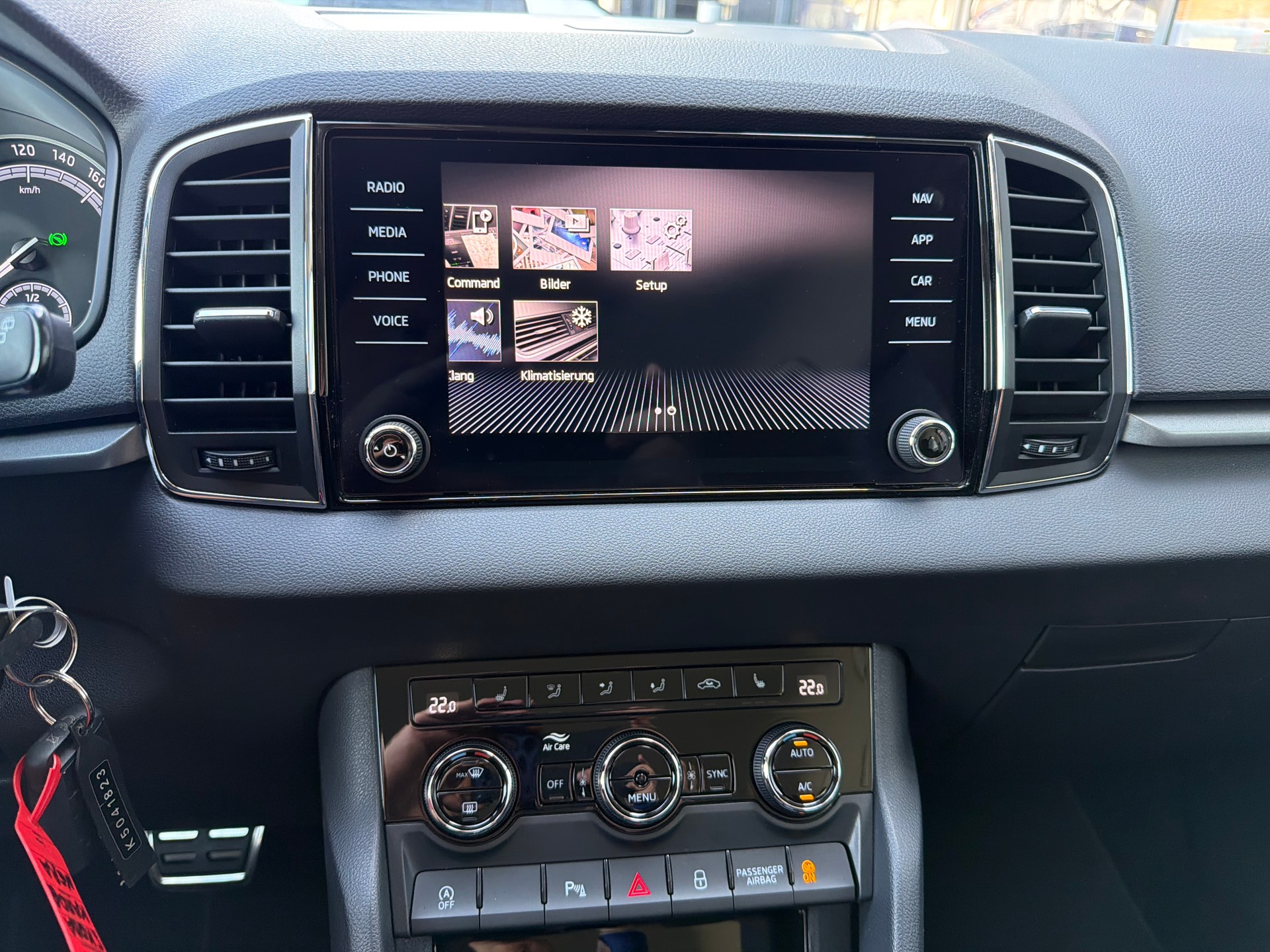 SKODA Karoq 1.0 TSI Ambition DSG-image-12