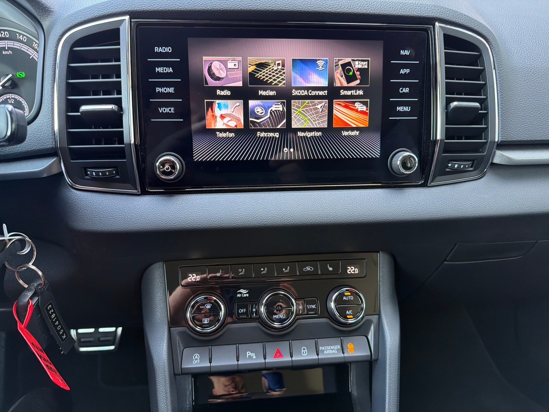 SKODA Karoq 1.0 TSI Ambition DSG-image-11