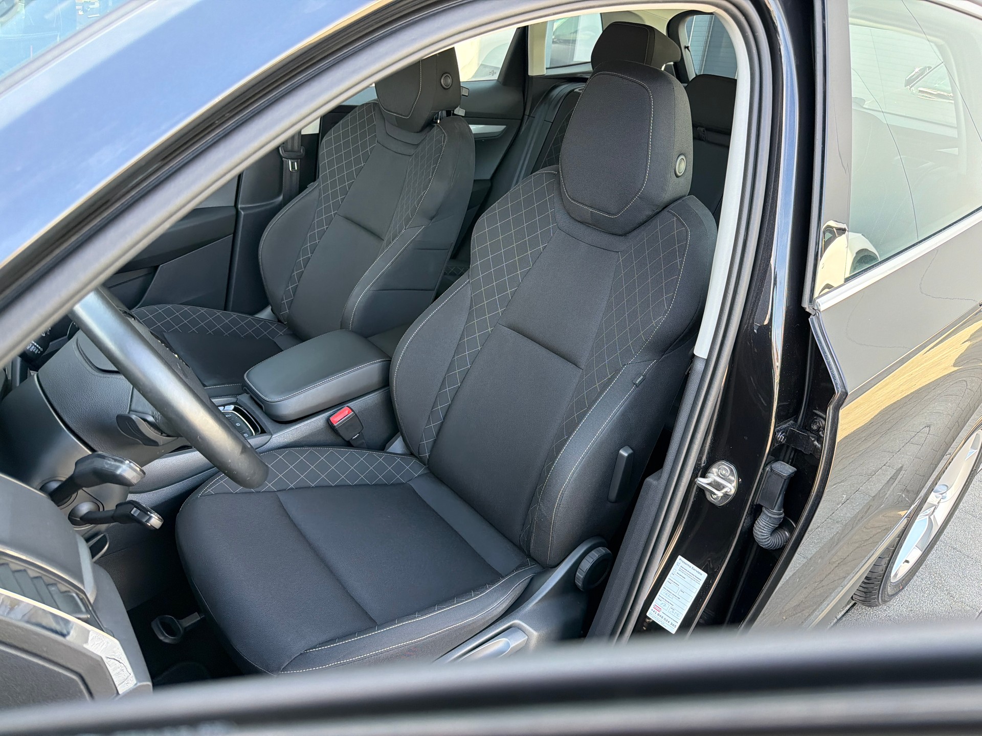 SKODA Karoq 1.0 TSI Ambition DSG-image-7