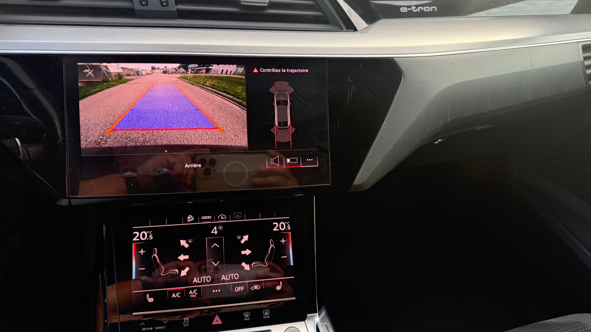 AUDI e-tron S Sportback quattro-image-12