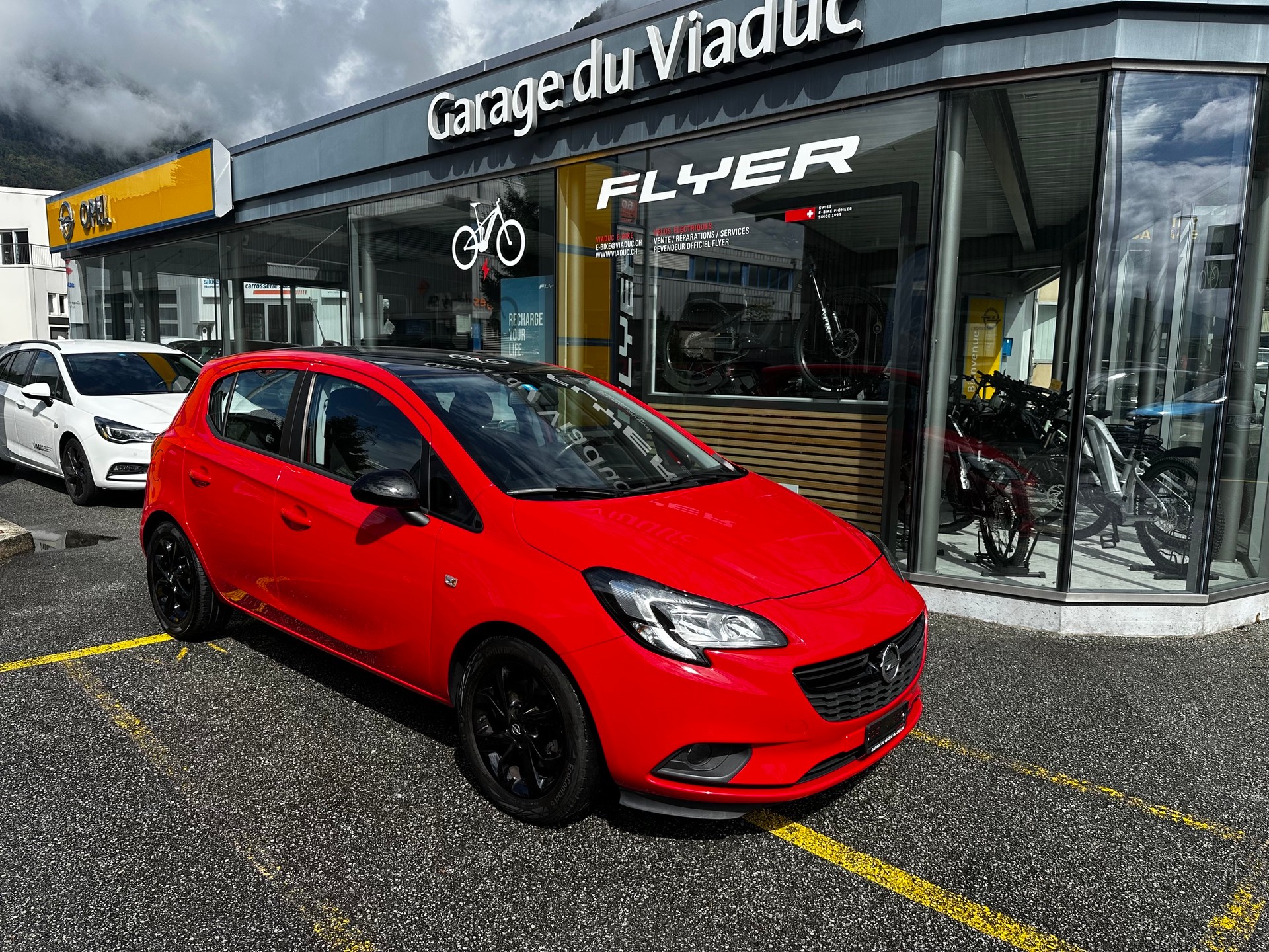 OPEL Corsa 1.0 T EcoTec Black Edition-image-1
