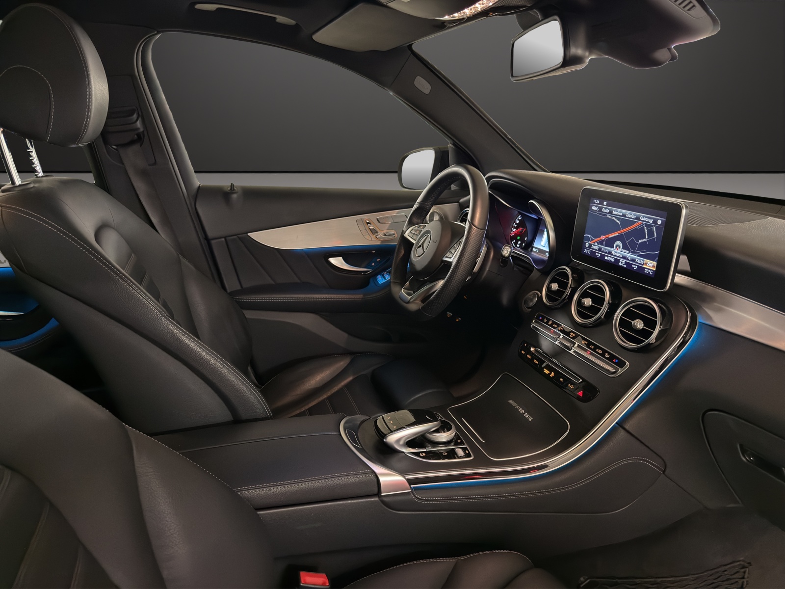 MERCEDES-BENZ GLC 250 AMG Line 4Matic 9G-Tronic-image-11