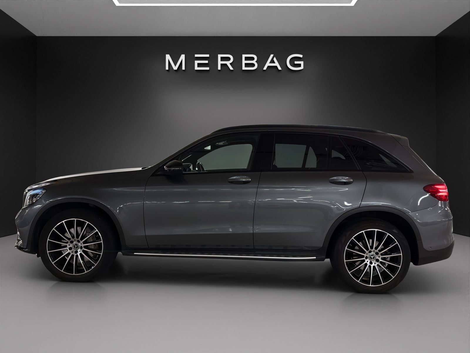 MERCEDES-BENZ GLC 250 AMG Line 4Matic 9G-Tronic-image-4
