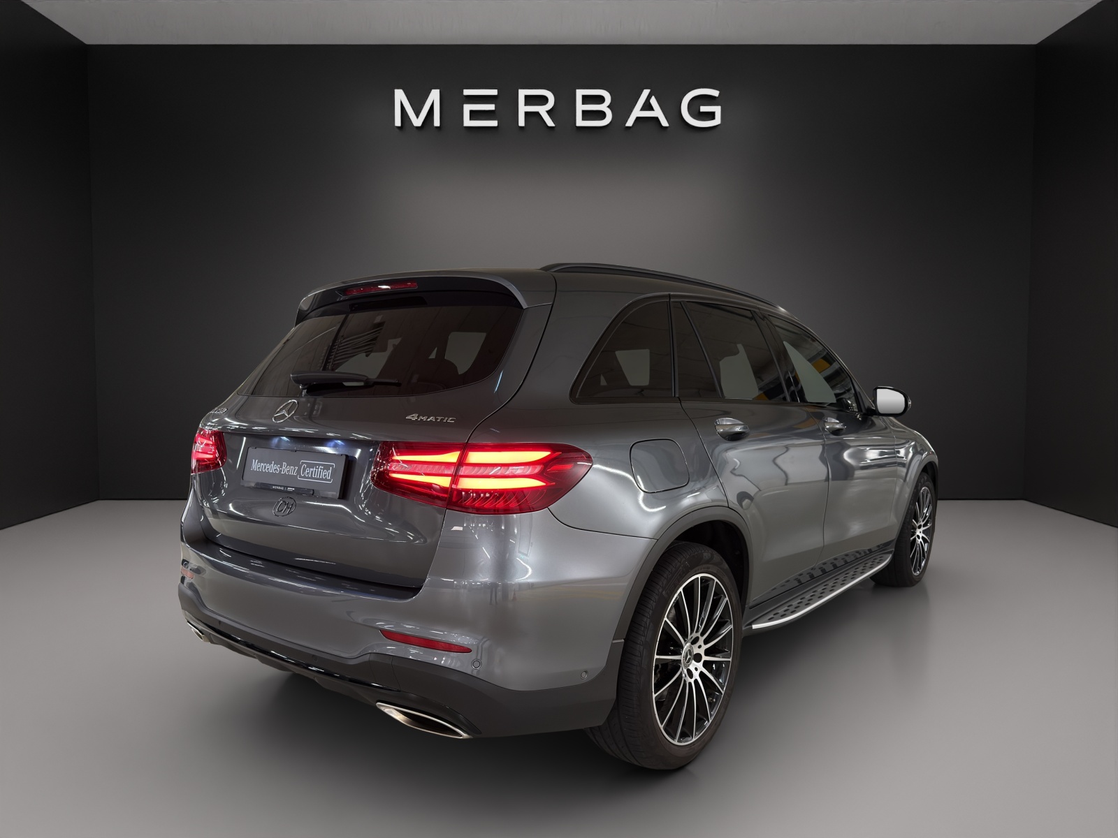 MERCEDES-BENZ GLC 250 AMG Line 4Matic 9G-Tronic-image-7