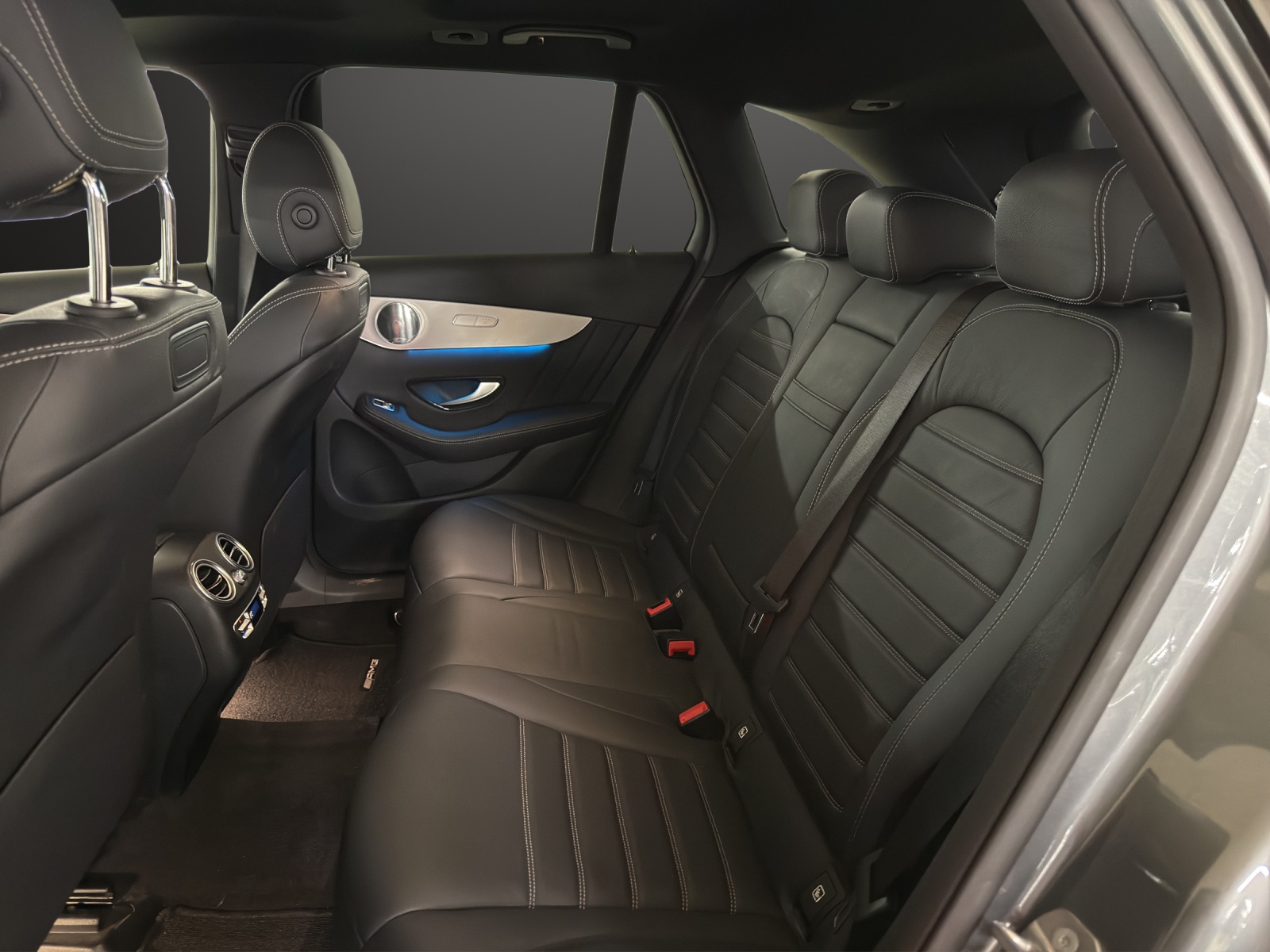MERCEDES-BENZ GLC 250 AMG Line 4Matic 9G-Tronic-image-12
