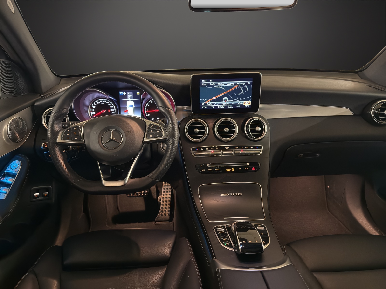 MERCEDES-BENZ GLC 250 AMG Line 4Matic 9G-Tronic-image-9
