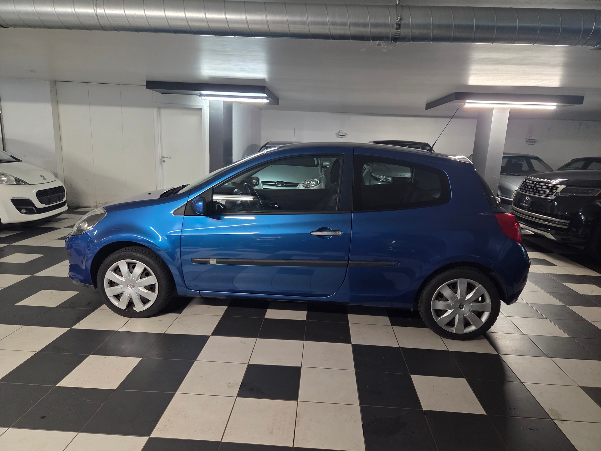 RENAULT Clio 1.4 16V Dynamique-image-1