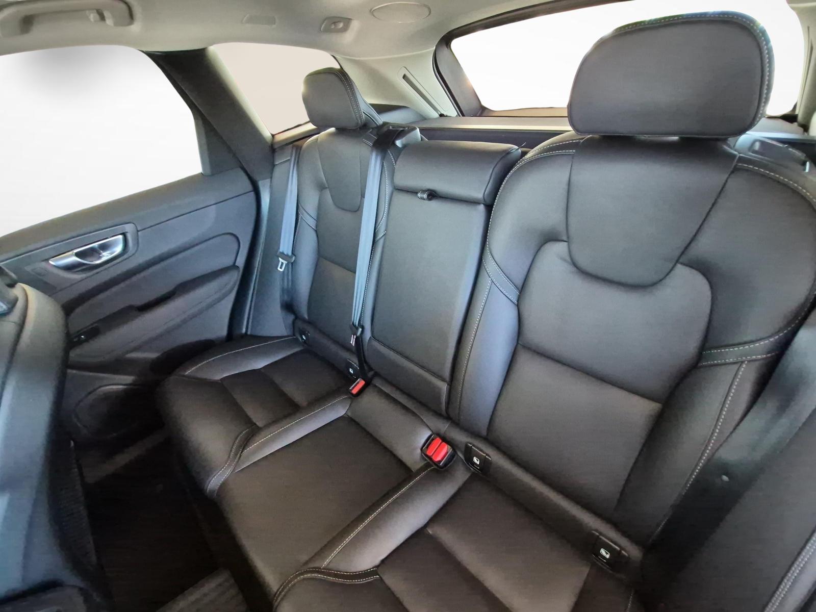 VOLVO XC60 2.0 T6 TE Plus Dark eAWD-image-11