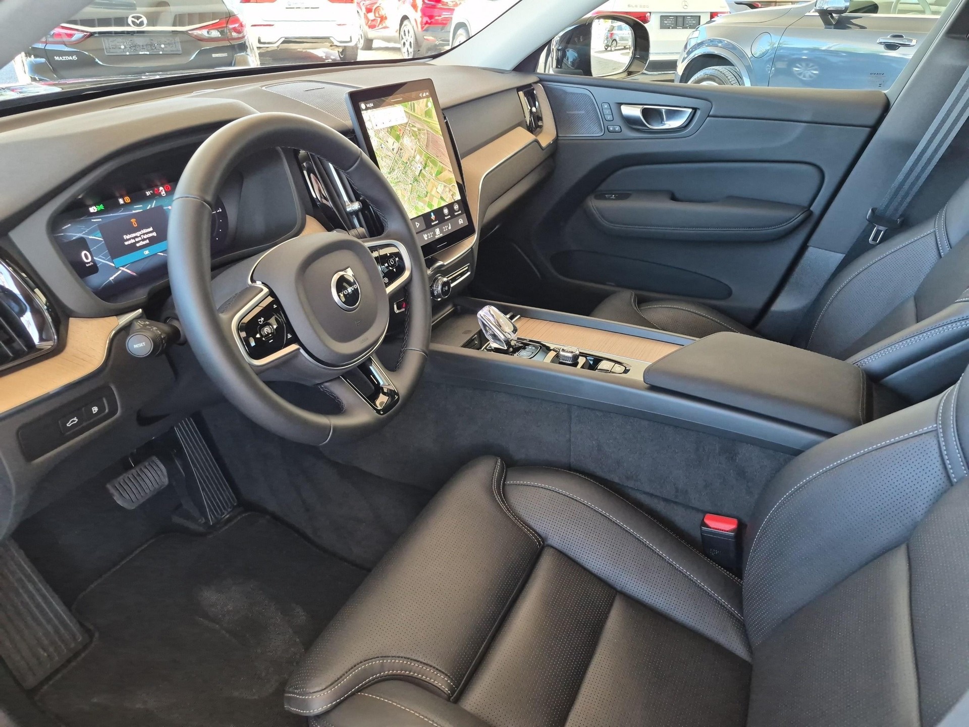 VOLVO XC60 2.0 T6 TE Plus Dark eAWD-image-13