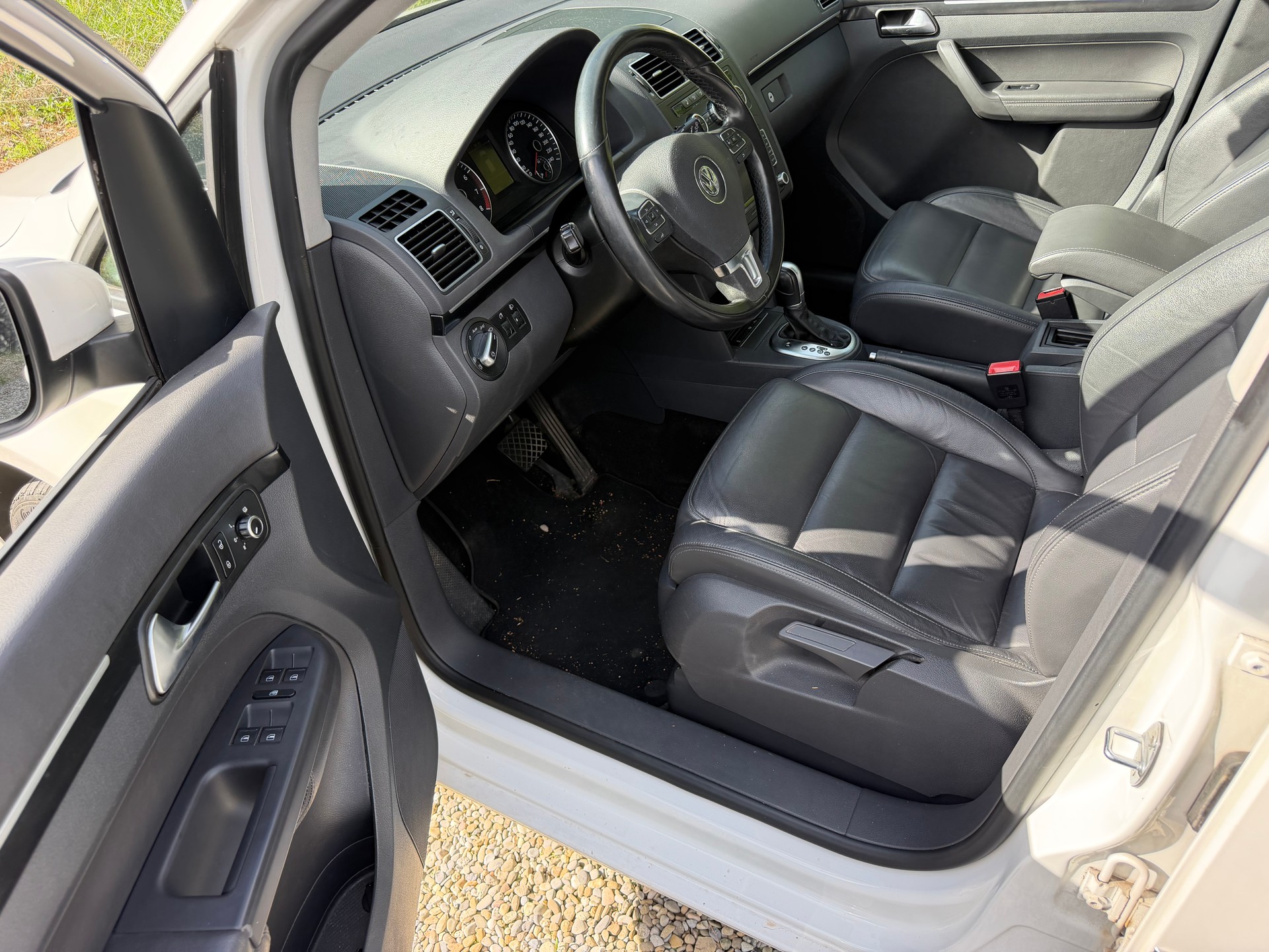 VW Touran 1.4 TSI Highline DSG-image-7