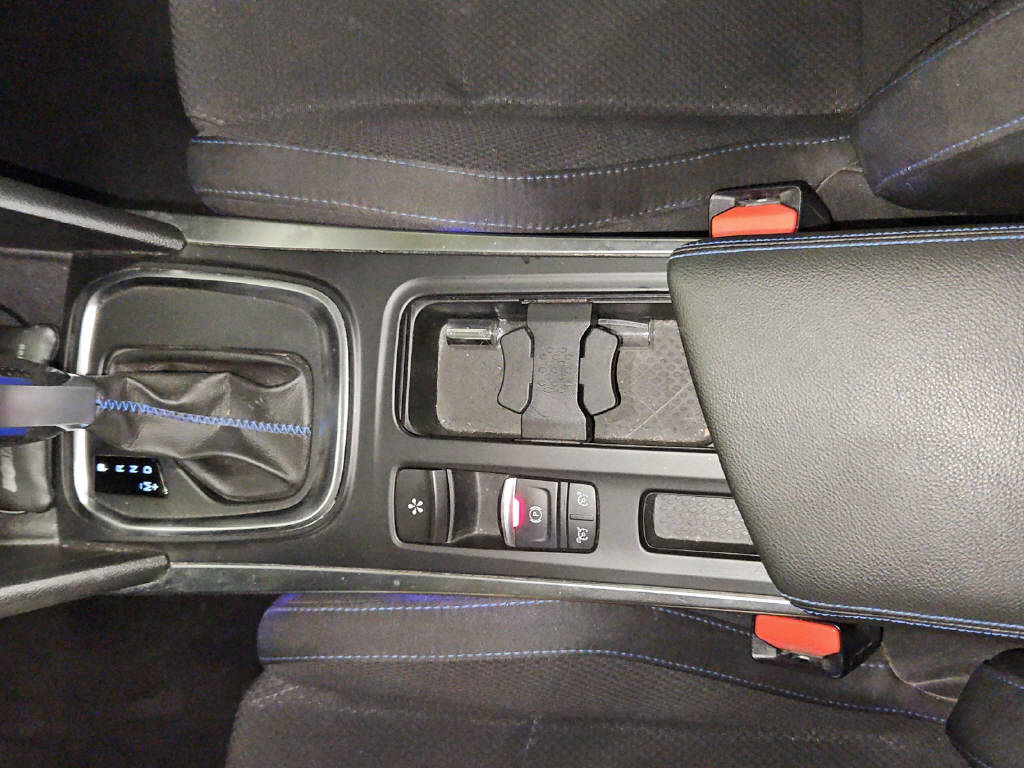 RENAULT Mégane 1.6 TCe 205 GT EDC-image-6