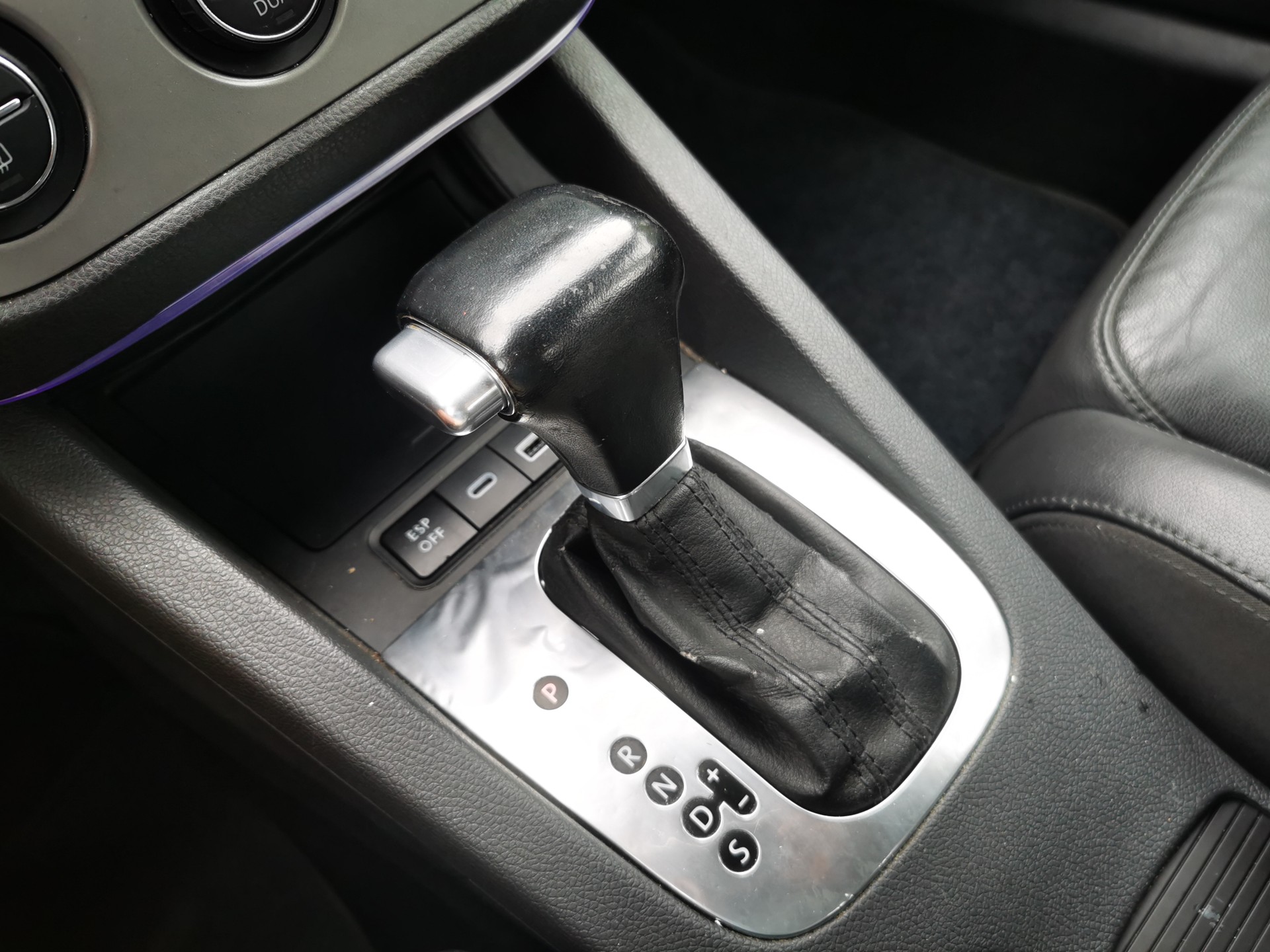 VW Golf 2.0 FSI Sportline-image-11